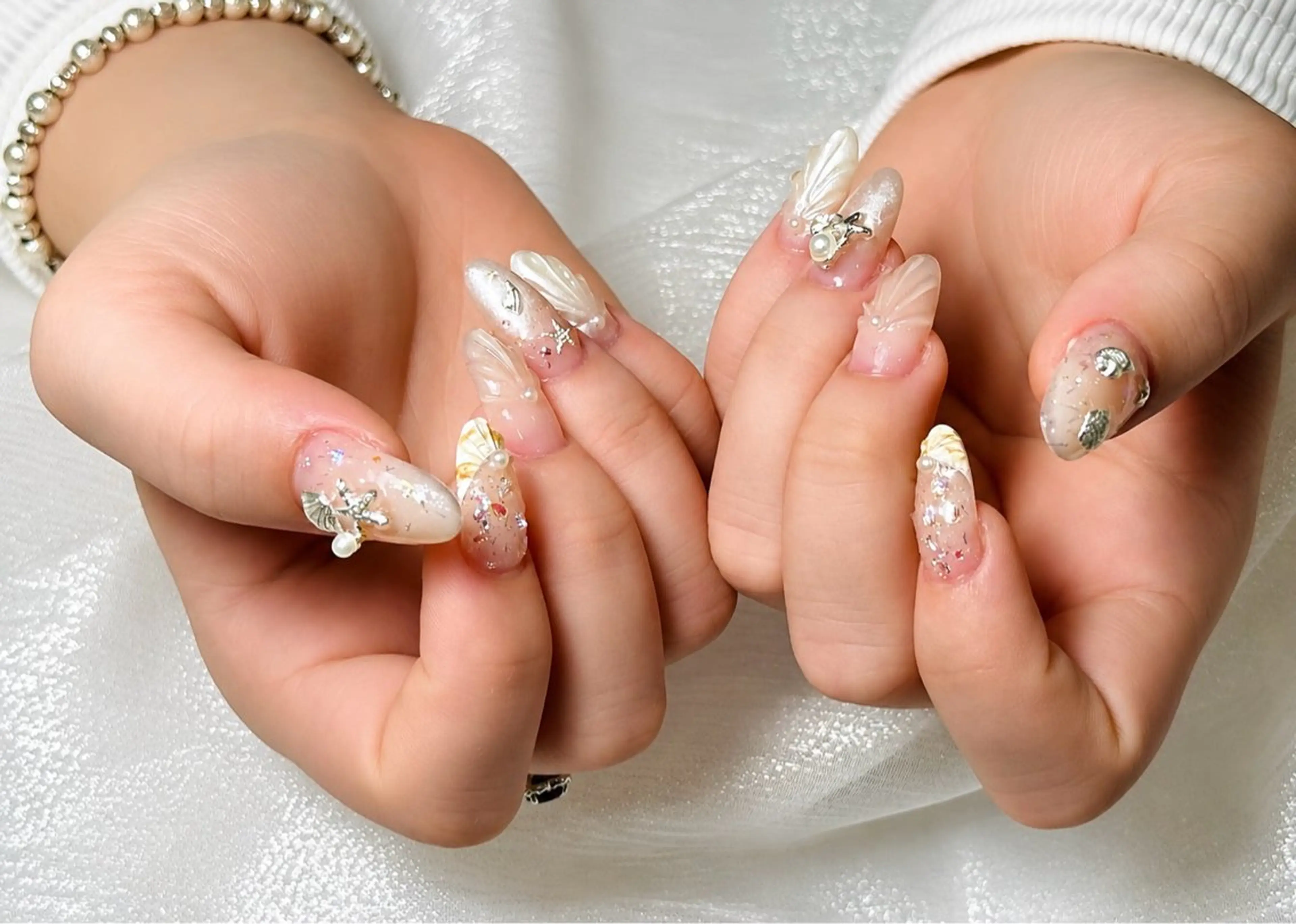 ミディアム ティキ Pono Nailsのネイルデザイン