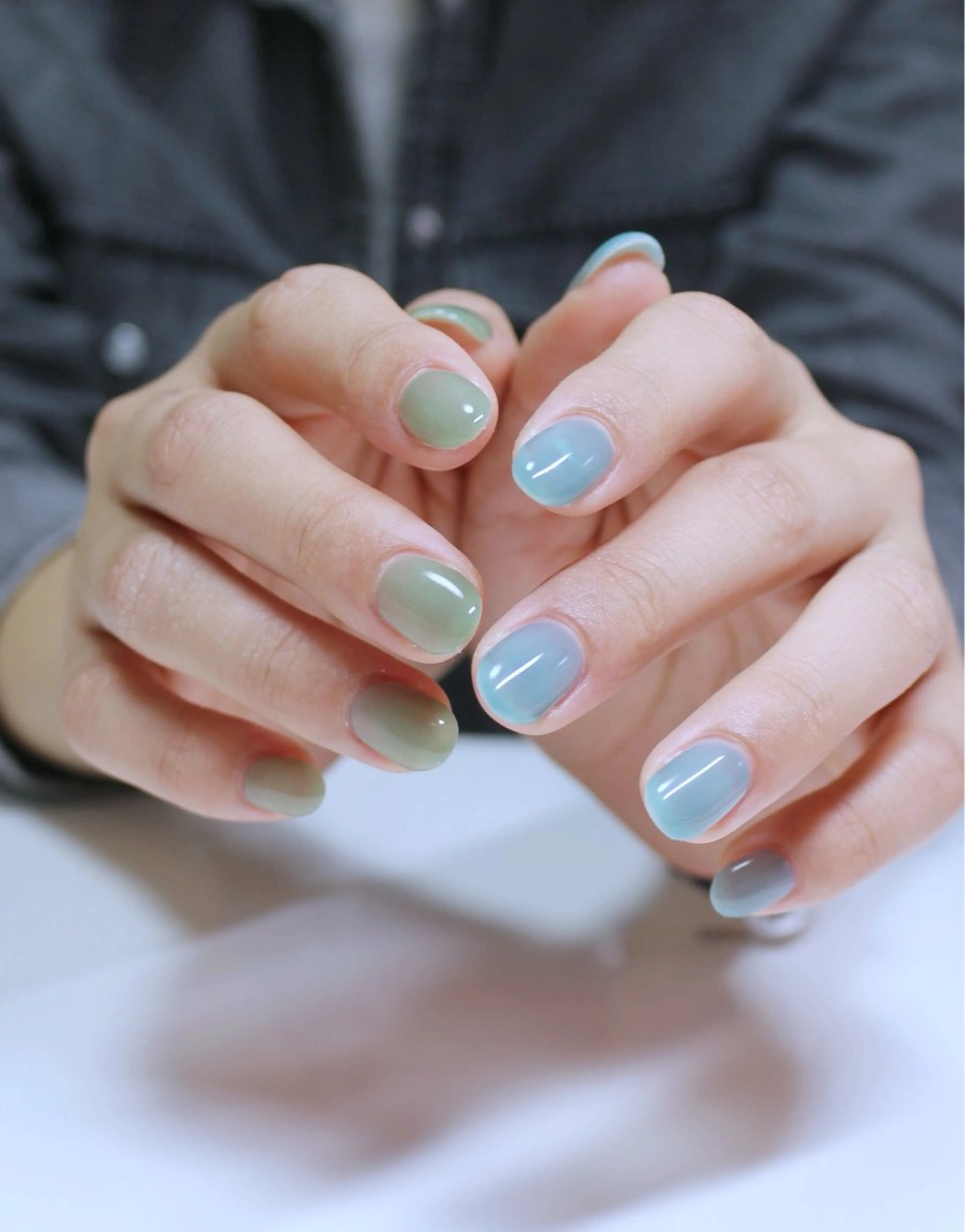ネイル ブルー グリーン ワンカラーネイル シンプルネイル ハンドネイル Baku Nailsのネイルデザイン