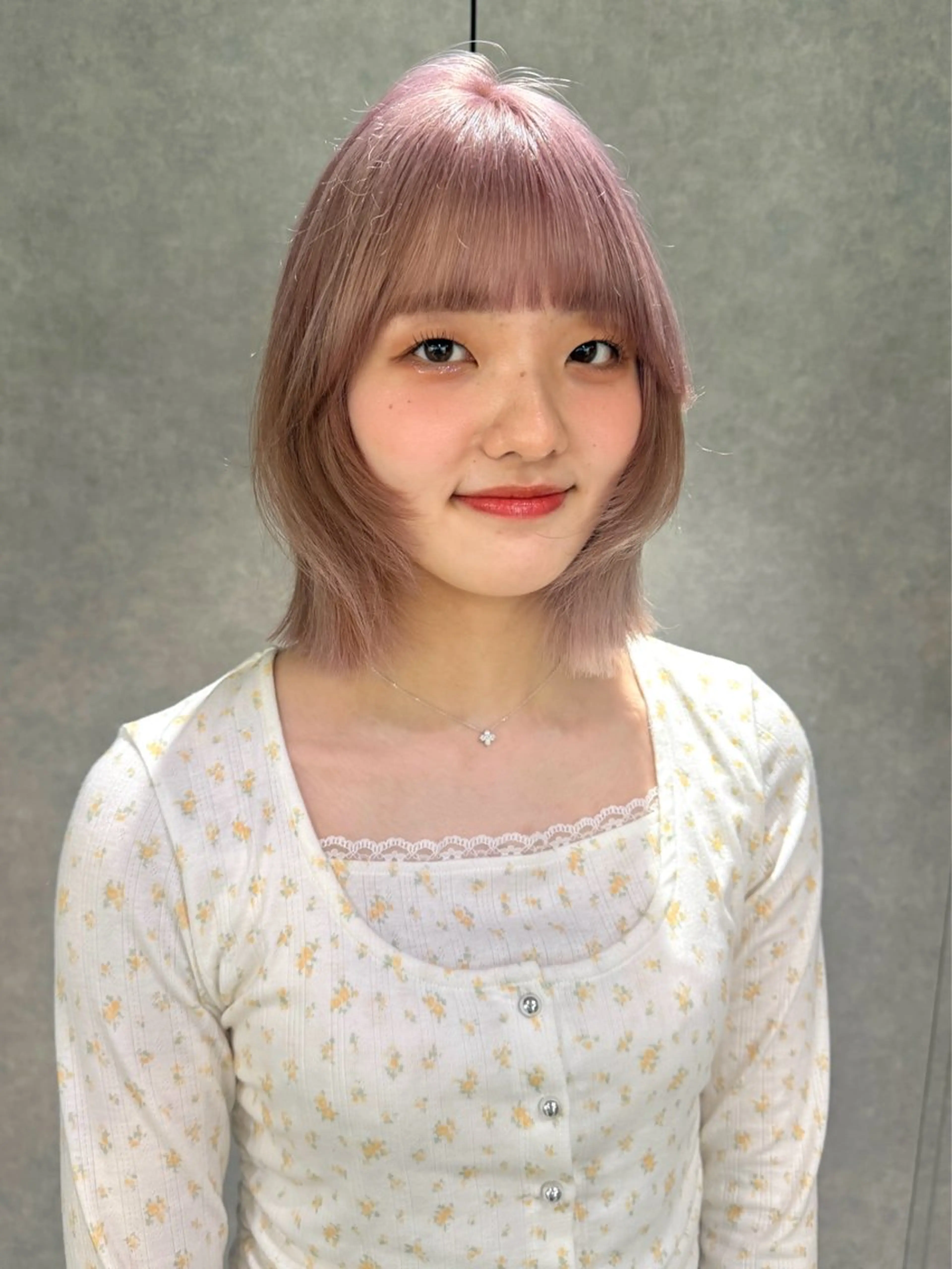 ショート ピンクラベンダー 顔まわりレイヤー 顔周りカット レイヤーカット カット ヘアカラー Hana ハイトーン🕯🩰のヘアスタイル