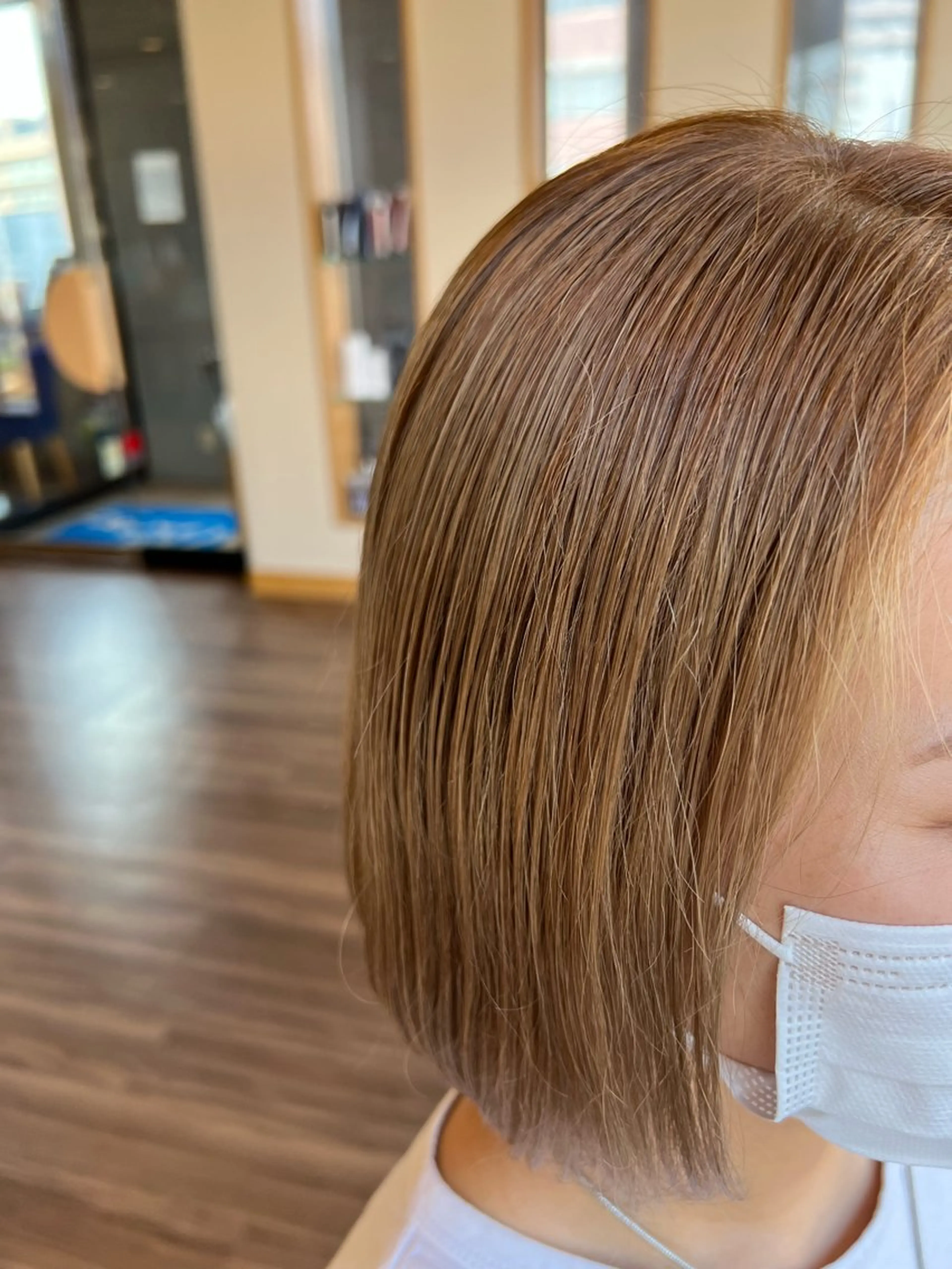 ショート カラー 小島 七海のヘアスタイル