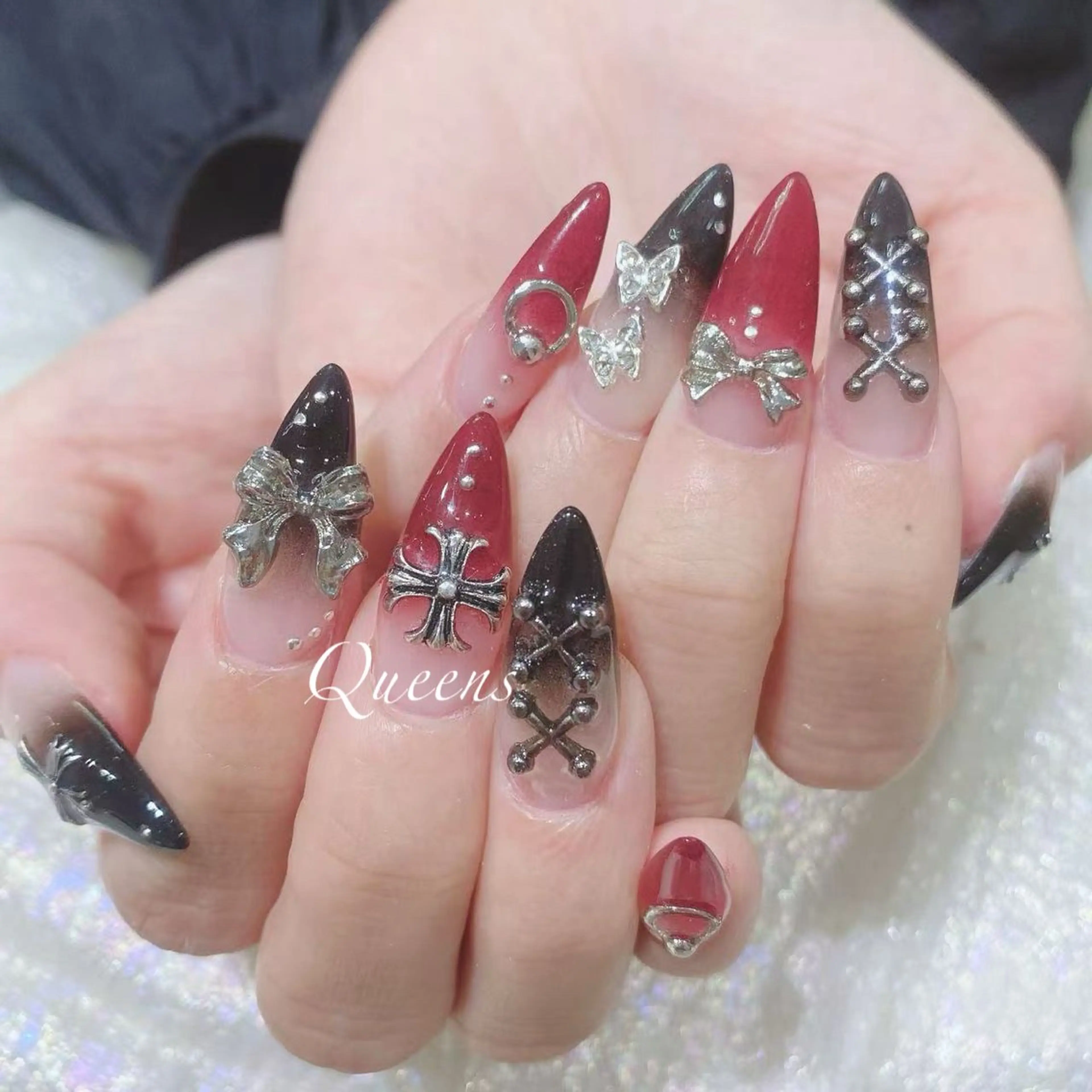 ネイル ハンドネイル Queens 榊 まおのネイルデザイン