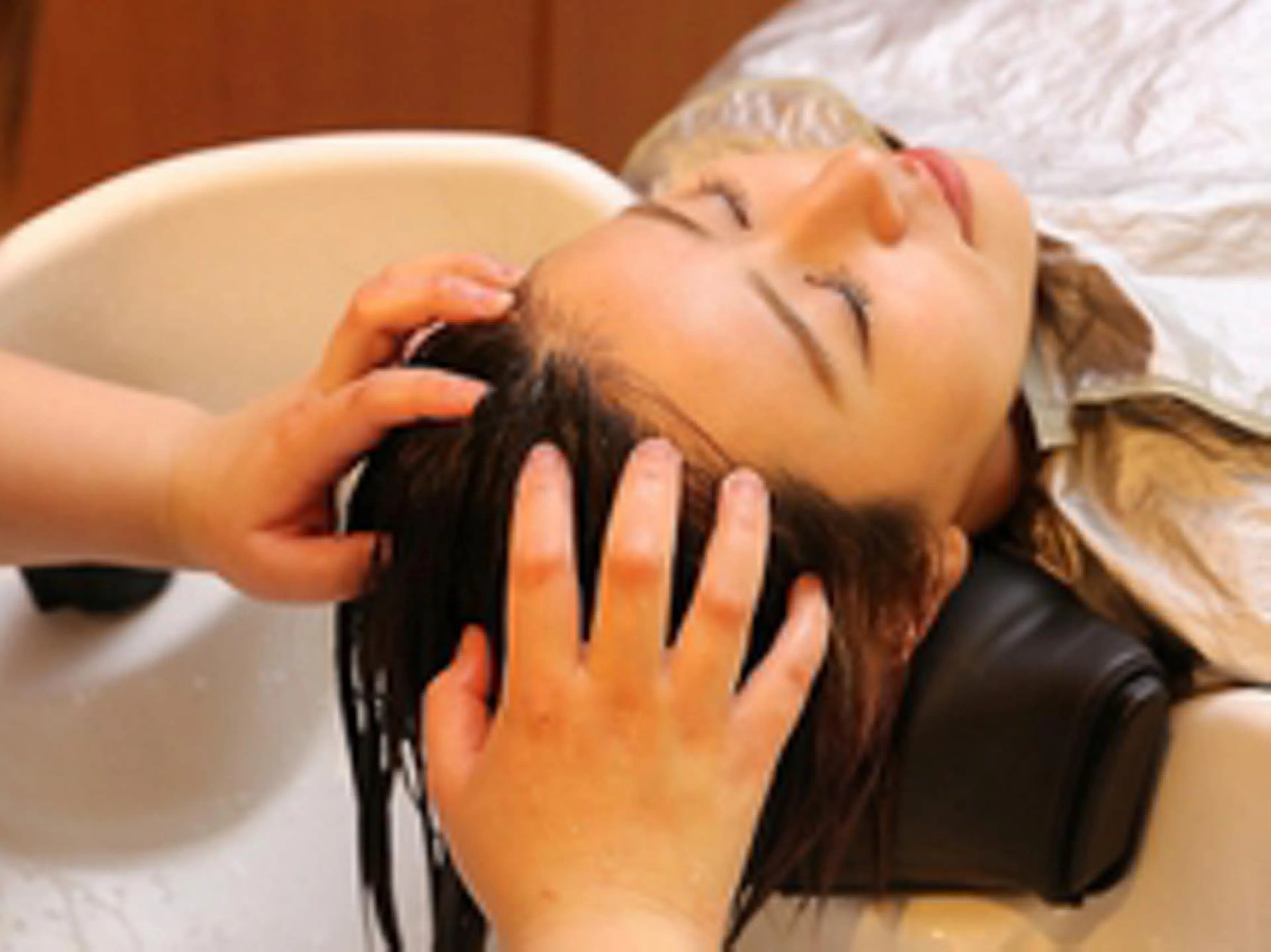 ウルフカット ハッシュカット/七海のヘアスタイル