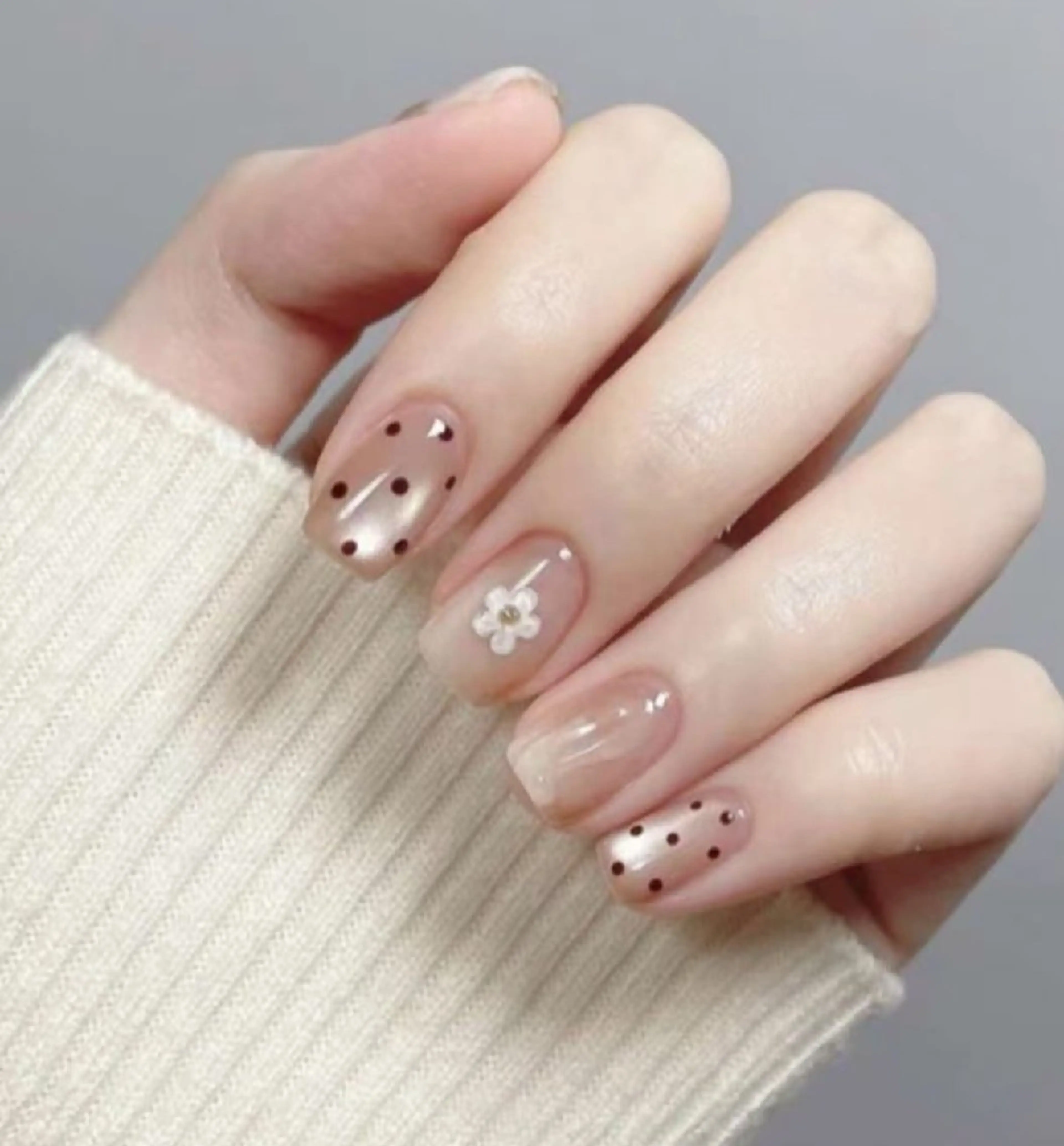 ネイル 🌻🌸🌻ひま わり🌻🌸🌻のネイルデザイン