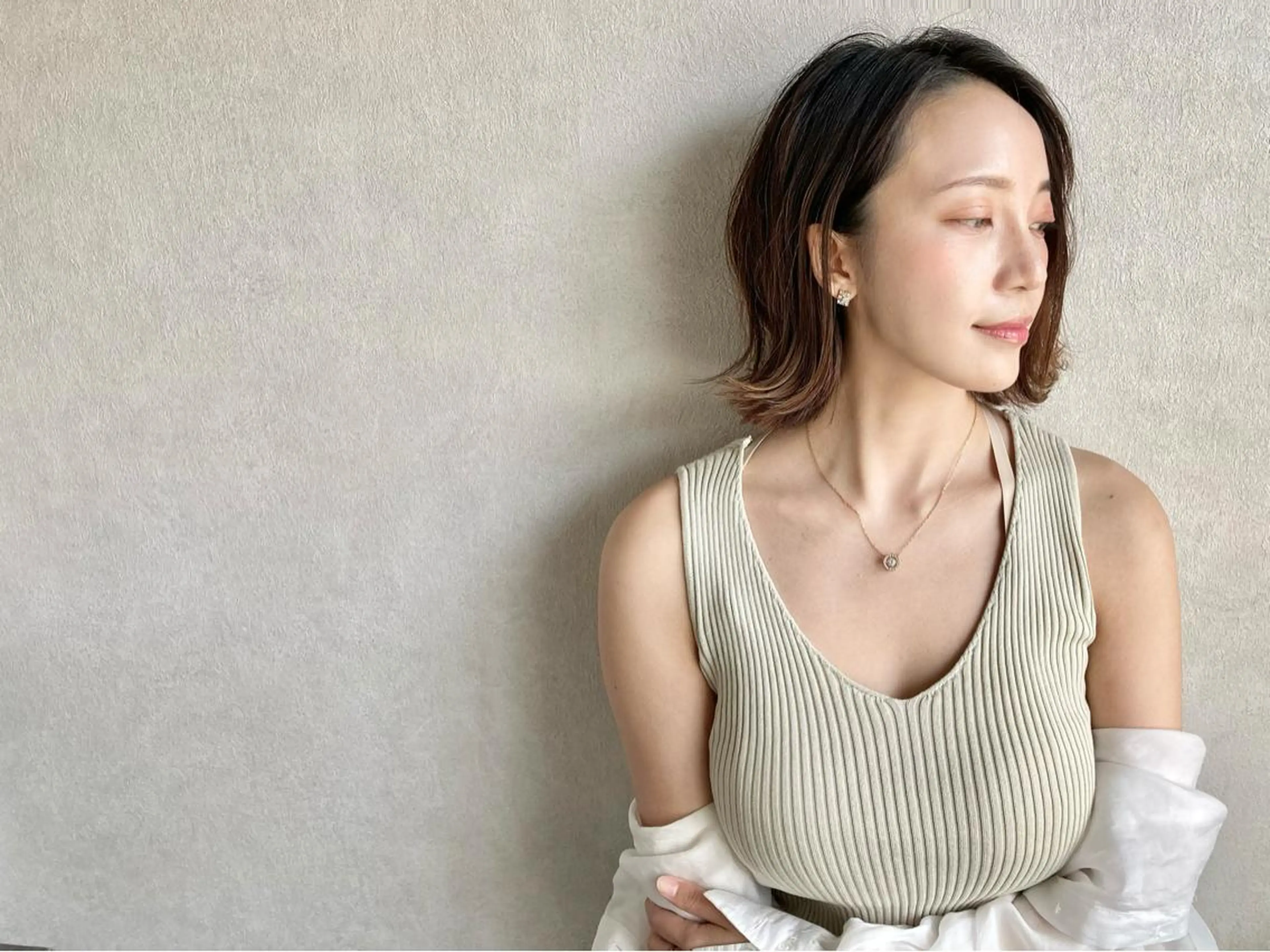 ミディアム カラー パーマ Rowel ローウェルのヘアスタイル