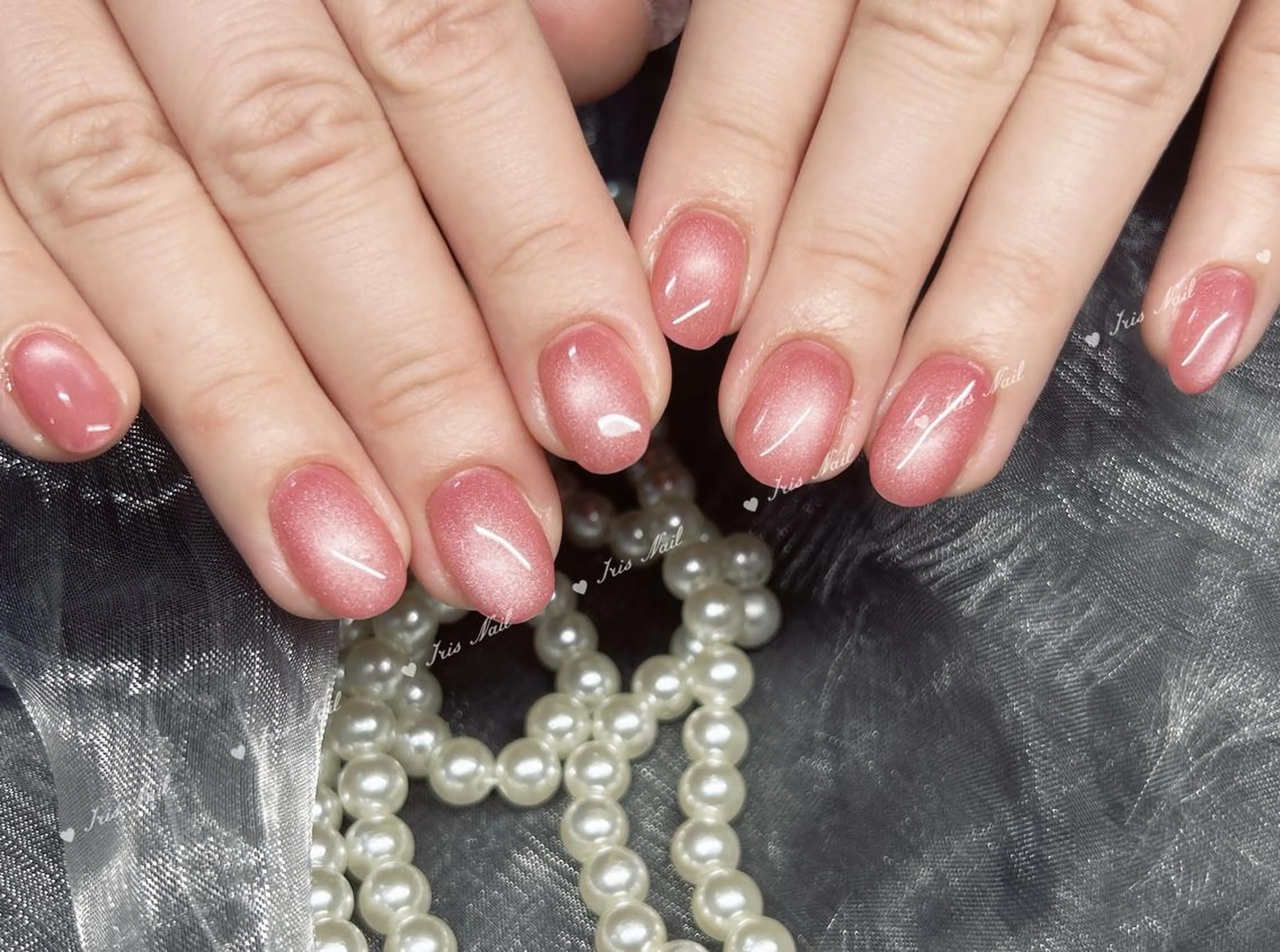 ネイル アートネイル チークネイル フレンチネイル ジェルネイル ホログラムネイル ハンドネイル ハンドケア 🍒IRIS Nail🌸のネイルデザイン