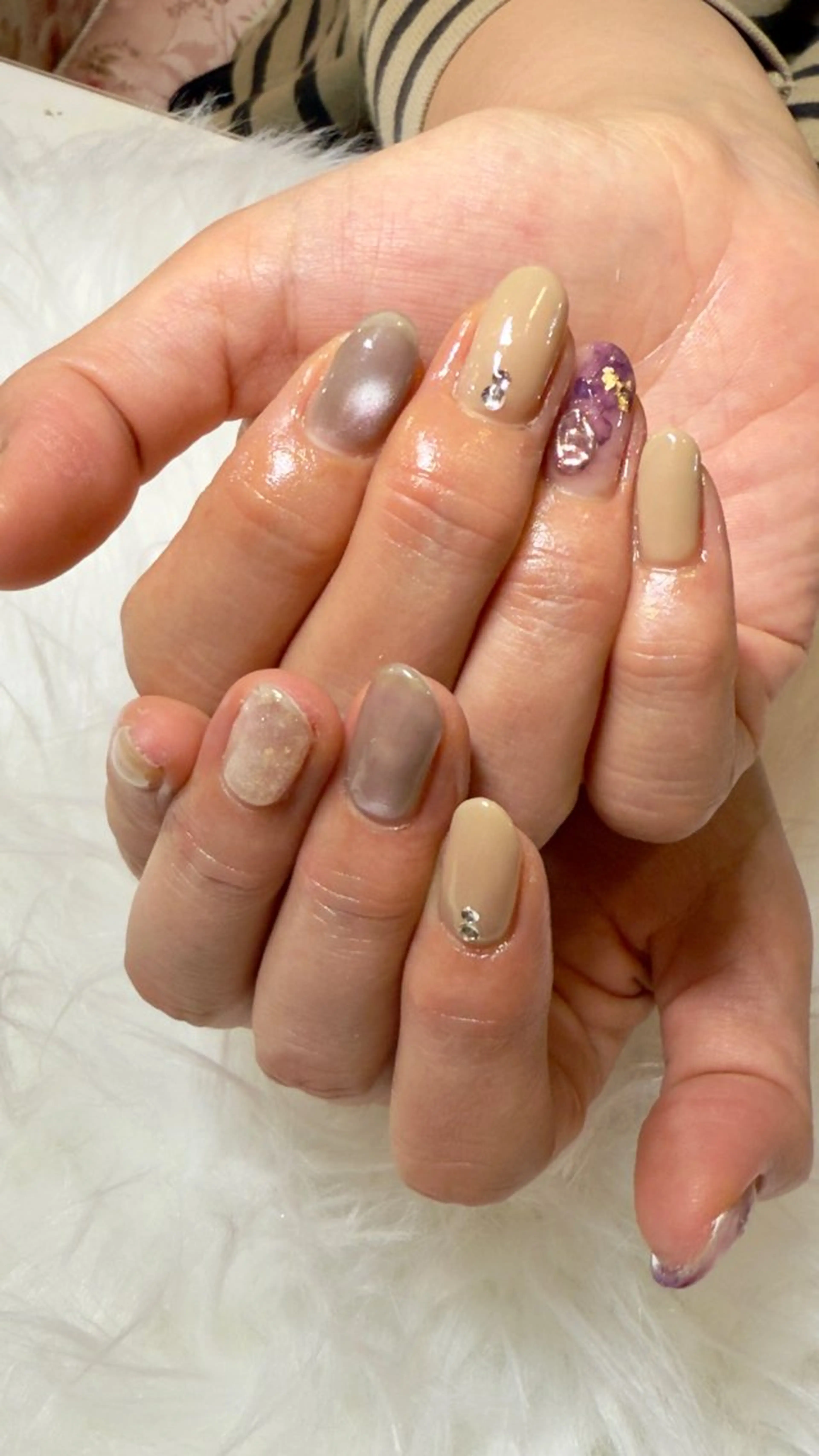 ミディアム パープルカラー ハンドネイル ジュジュネイル所属・juju nailのネイルデザイン