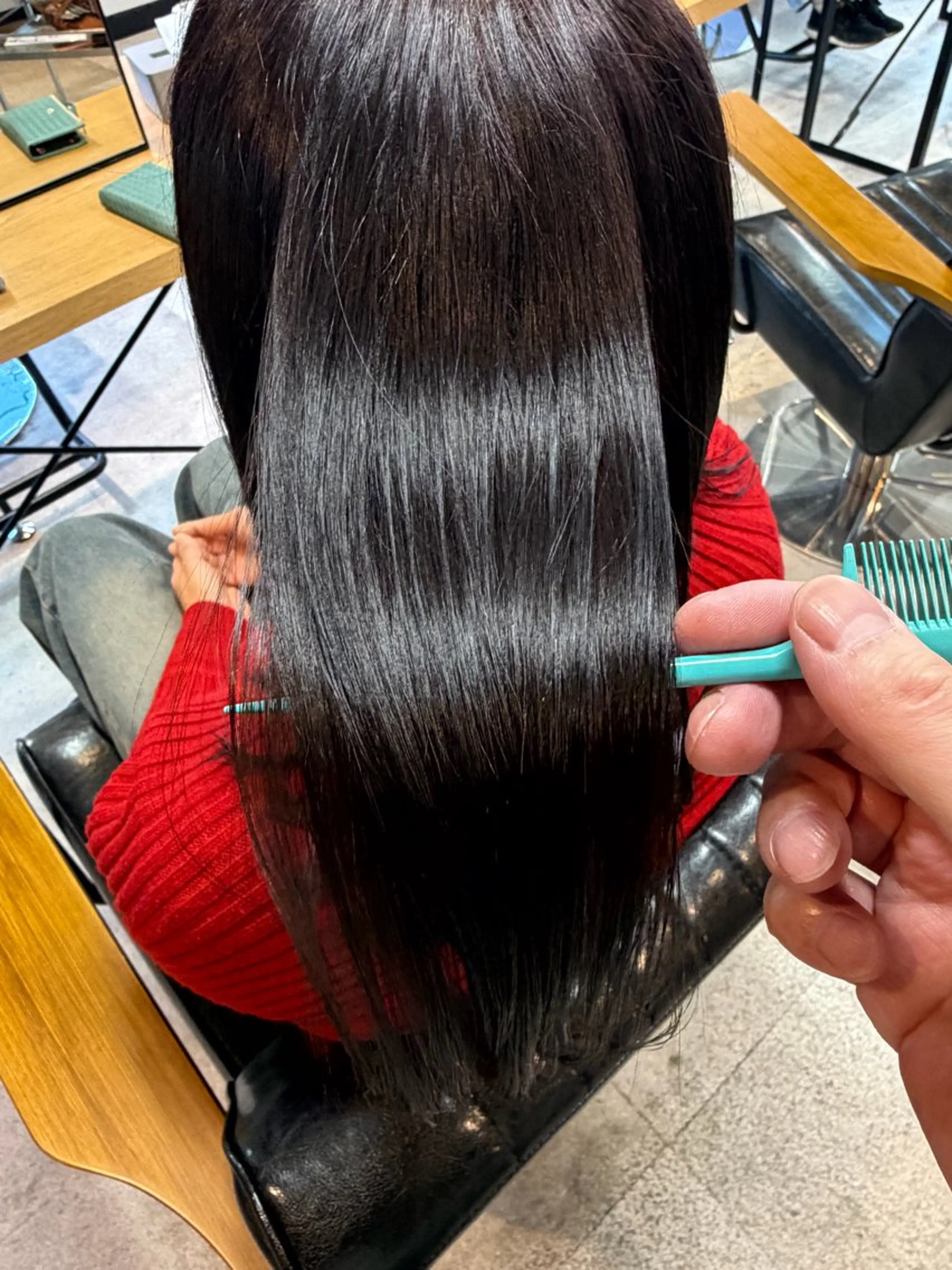 ロング 伊藤 賢のヘアスタイル