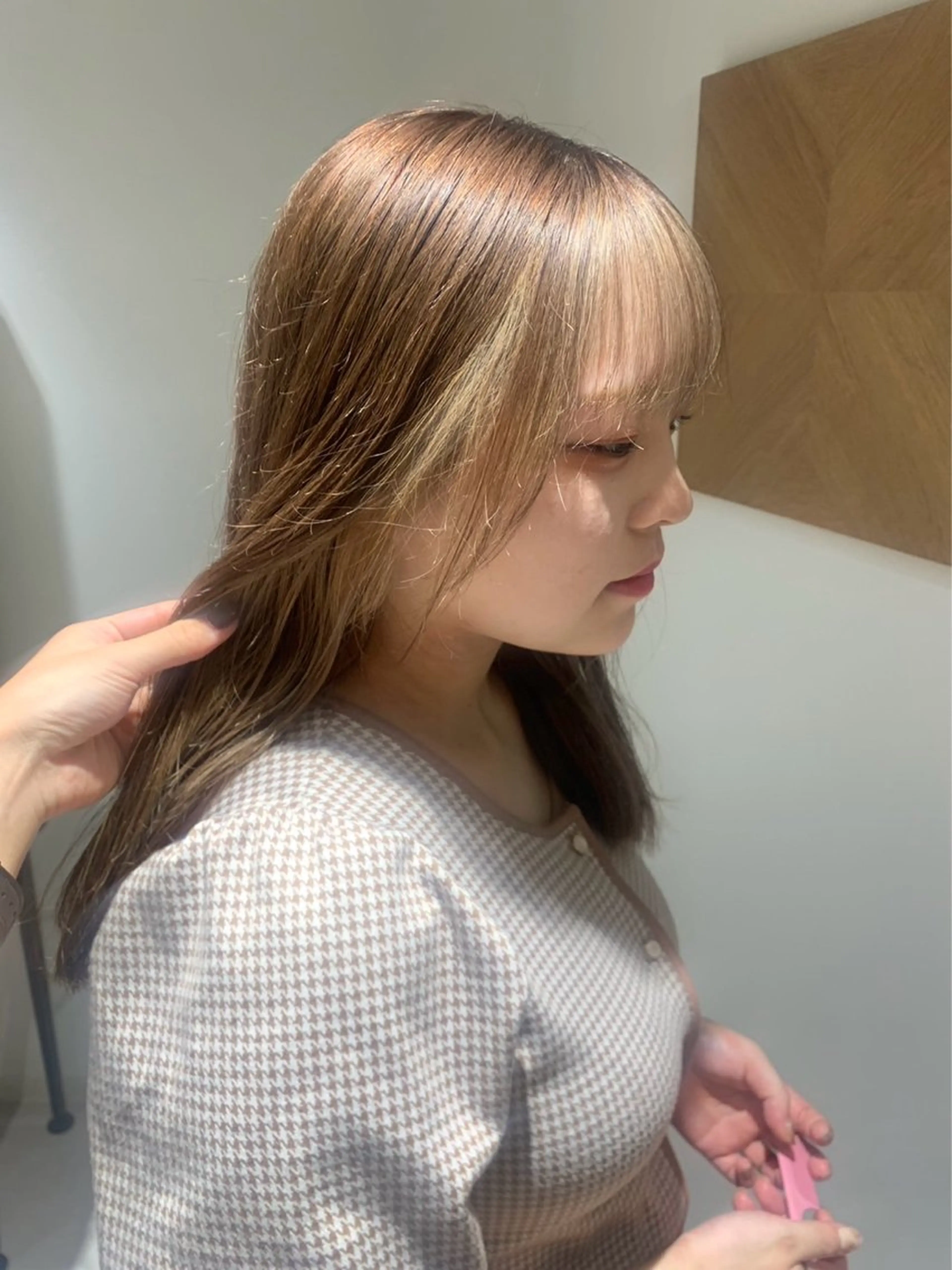 セミロング カラー イヌマル アユ / Fier umedaのヘアスタイル