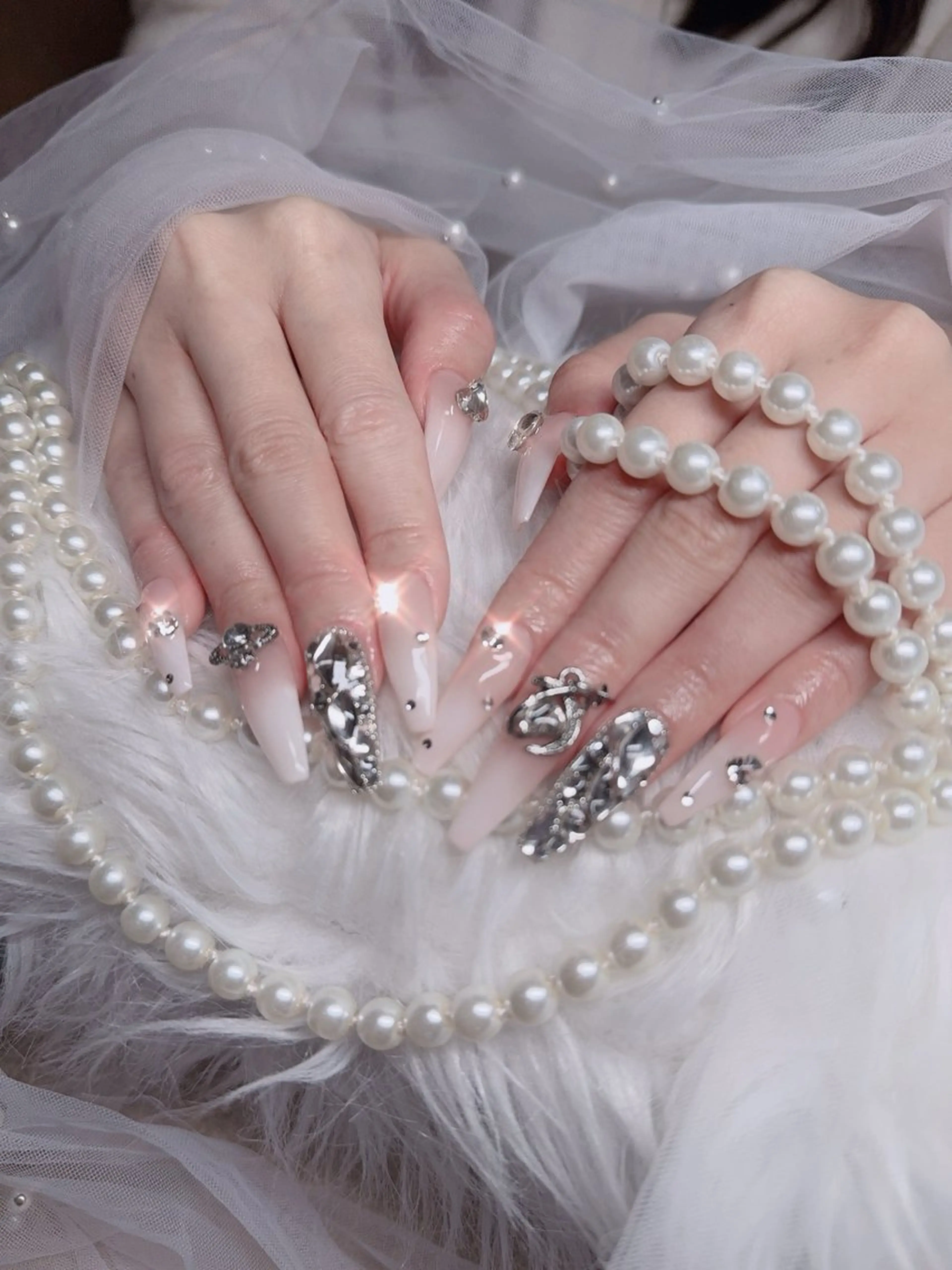 ネイル オーロラネイル フレンチネイル ジェルネイル ハロウィン キラキラネイル ハンドネイル H.baby Nail Salonのネイルデザイン