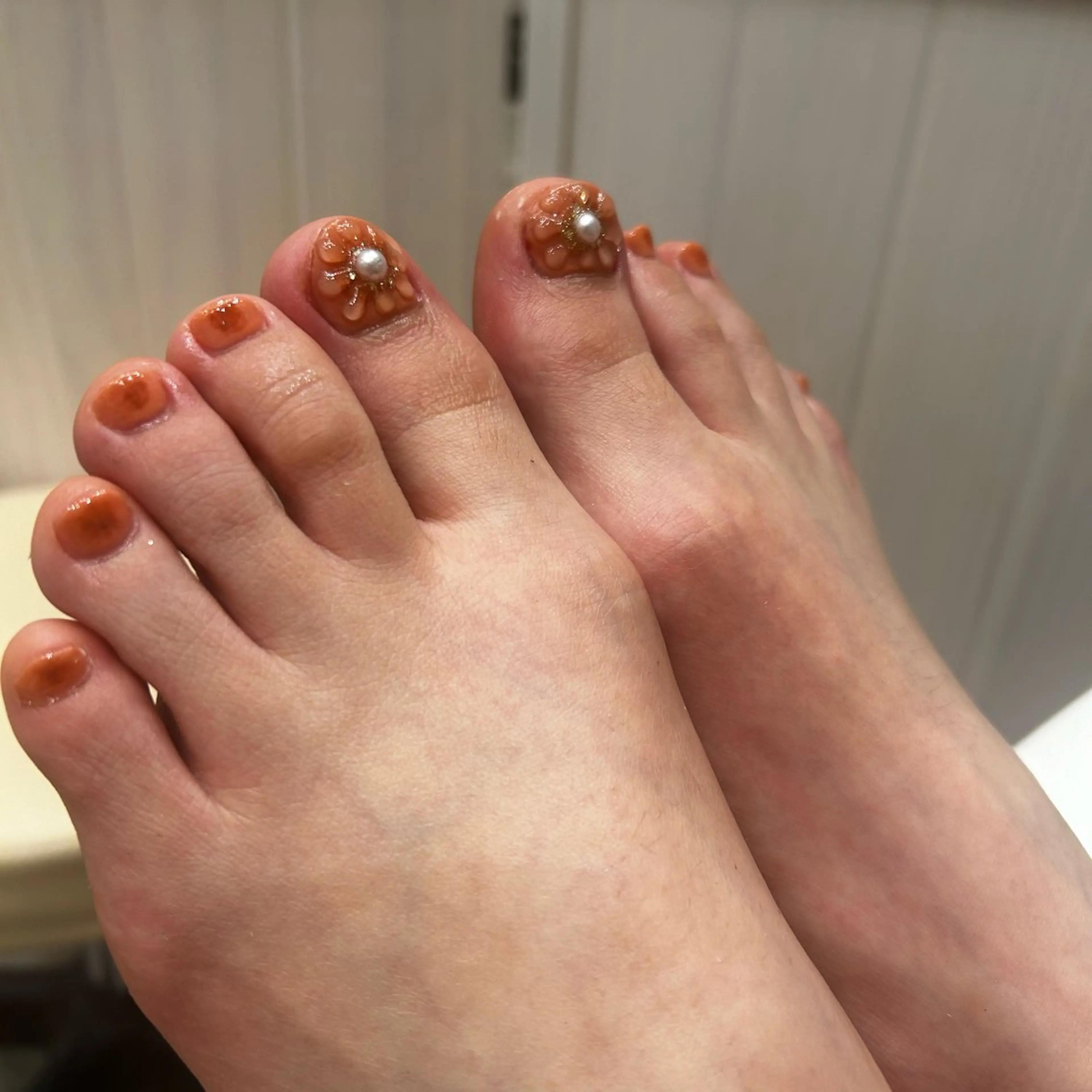 ネイル オレンジ フットネイル maninail makiのネイルデザイン