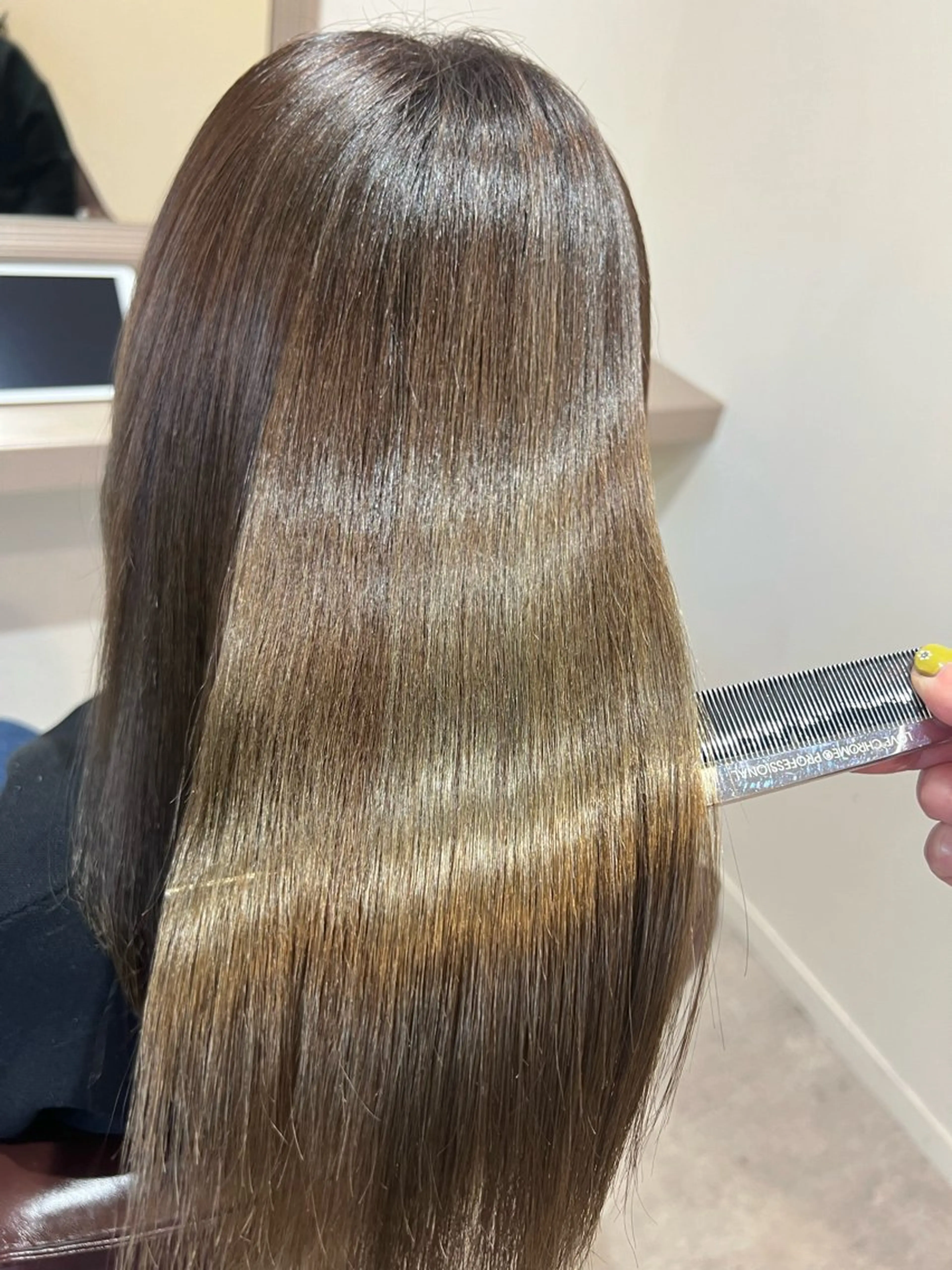 ミディアム カット ヘアカラー トリートメント 井上 美春のヘアスタイル