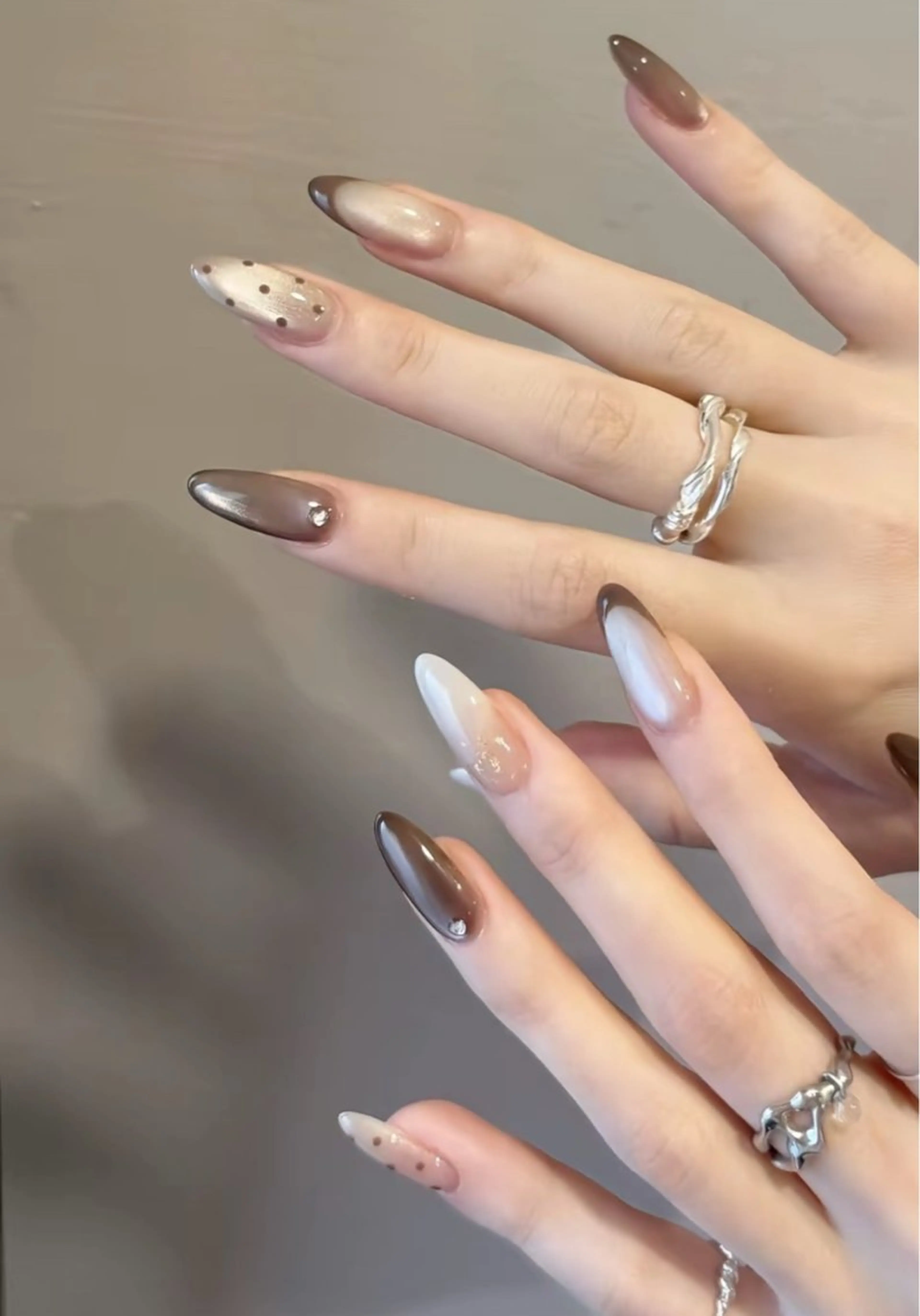 カラー グラデーションカラー ピンクカラー ハンドネイル AIN Nailのネイルデザイン