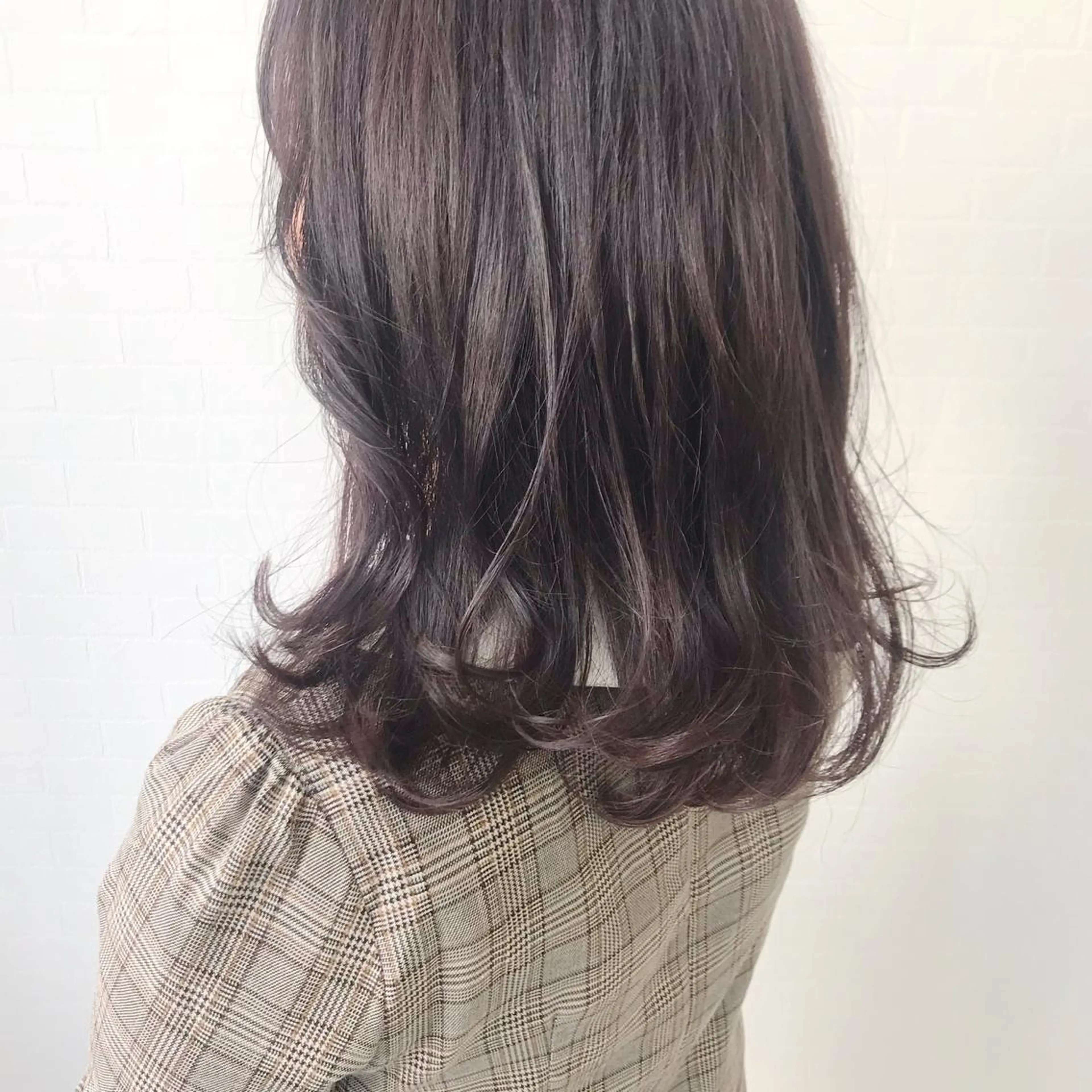 セミロング カラー オリーブ/アッシュ やわらか透明感カラーのヘアスタイル