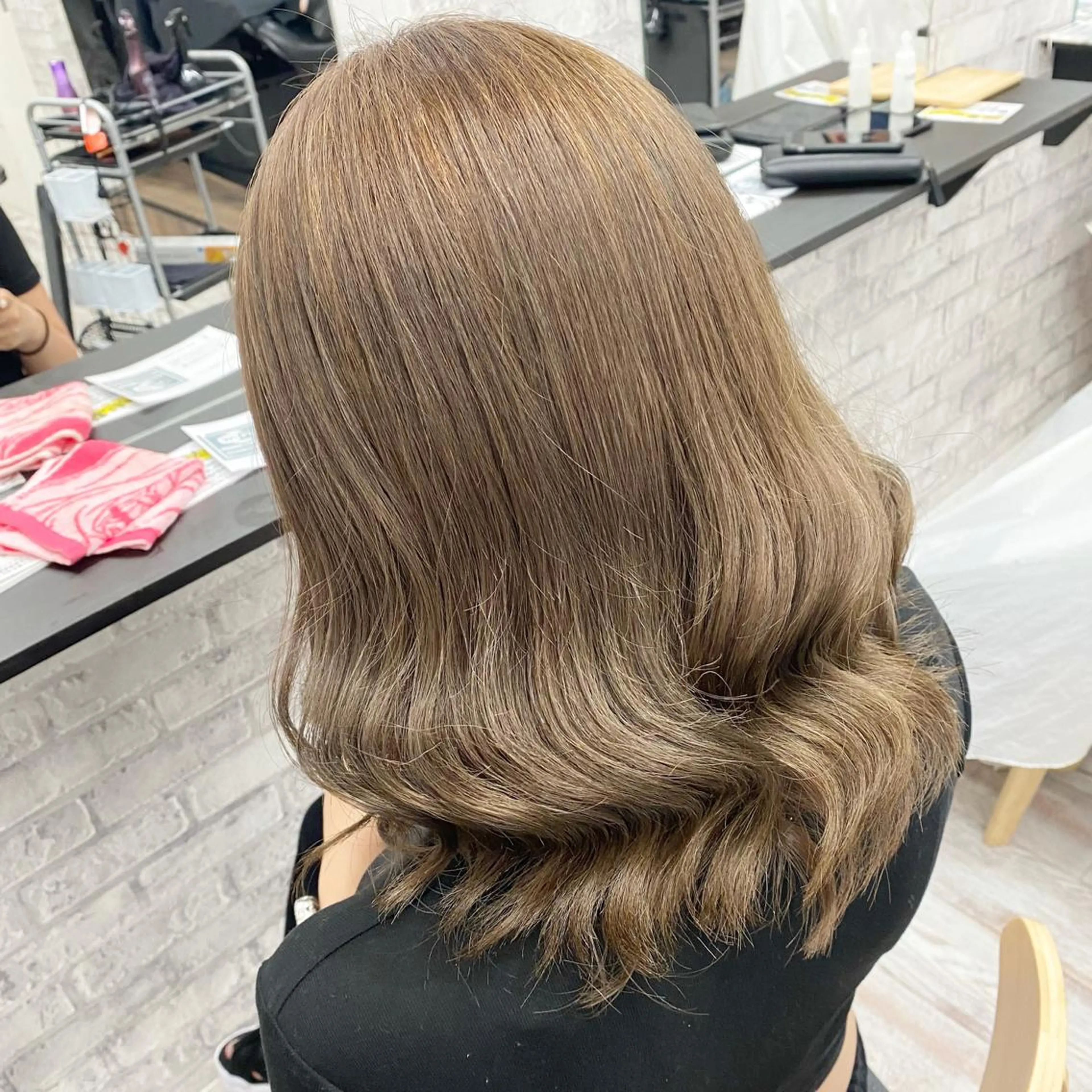 ミディアム カラー パーマ ヘアアレンジ メンズ キッズ ネイル マツエク・マツパ アイブロウ メンズバレイヤージュ メンズブリーチ メンズハイライト メンズハイトーン メンズインナーカラー 似合わせカラー♡髪質 改善🎀サトカ🍒のヘアスタイル