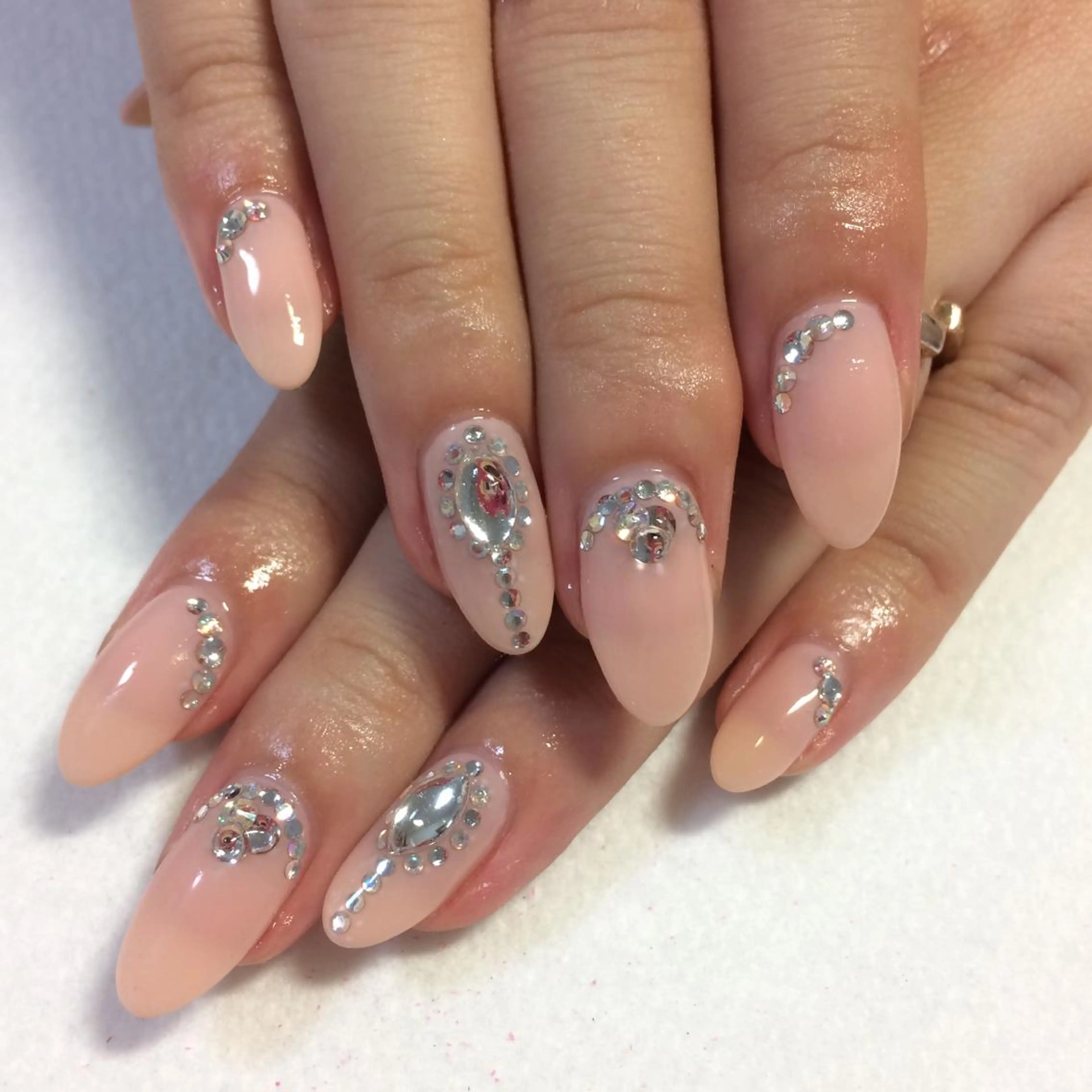 ネイル VIOLUS 関目のネイルデザイン