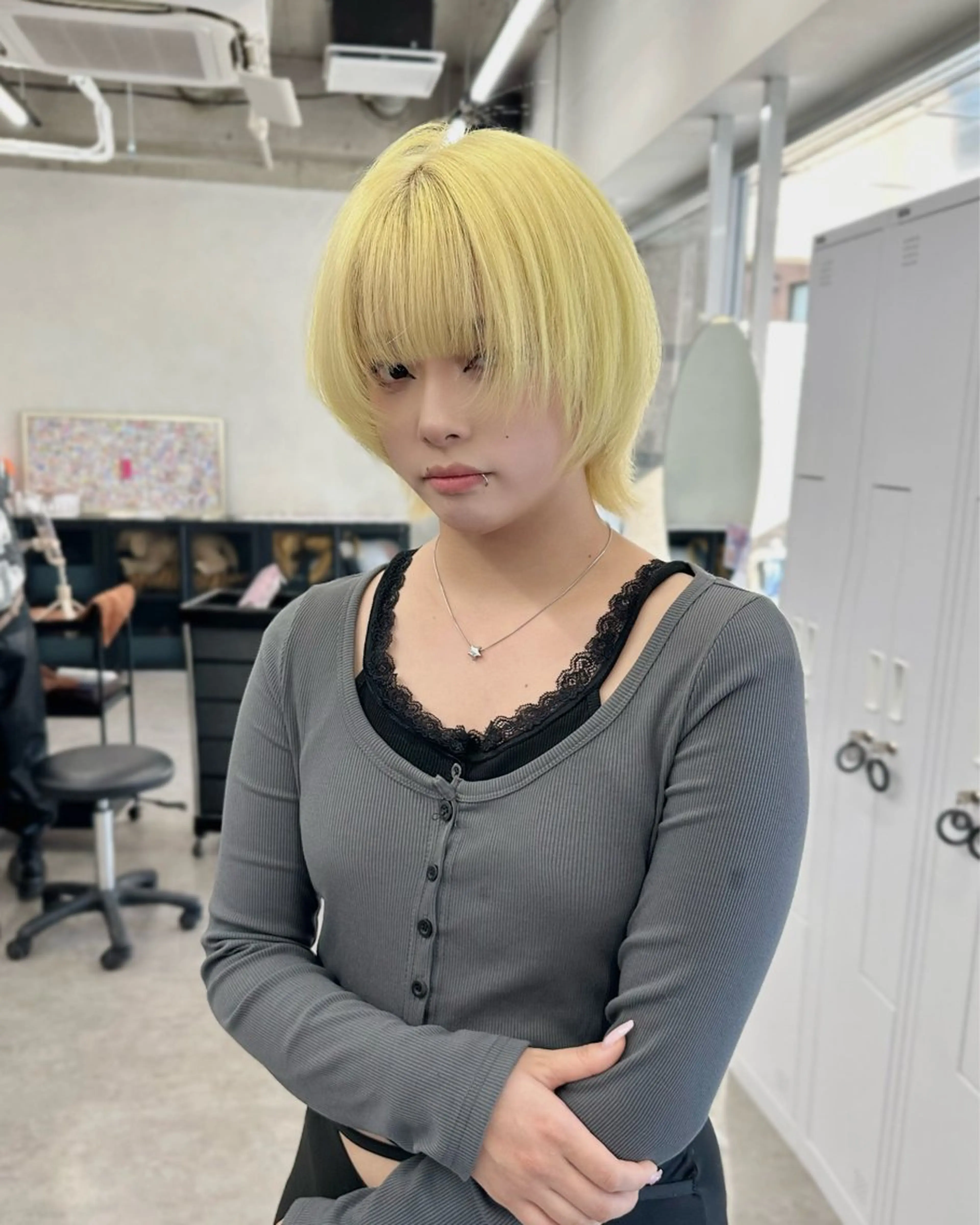 ショート カラー ウルフとハイトーン みっちー✂️のヘアスタイル