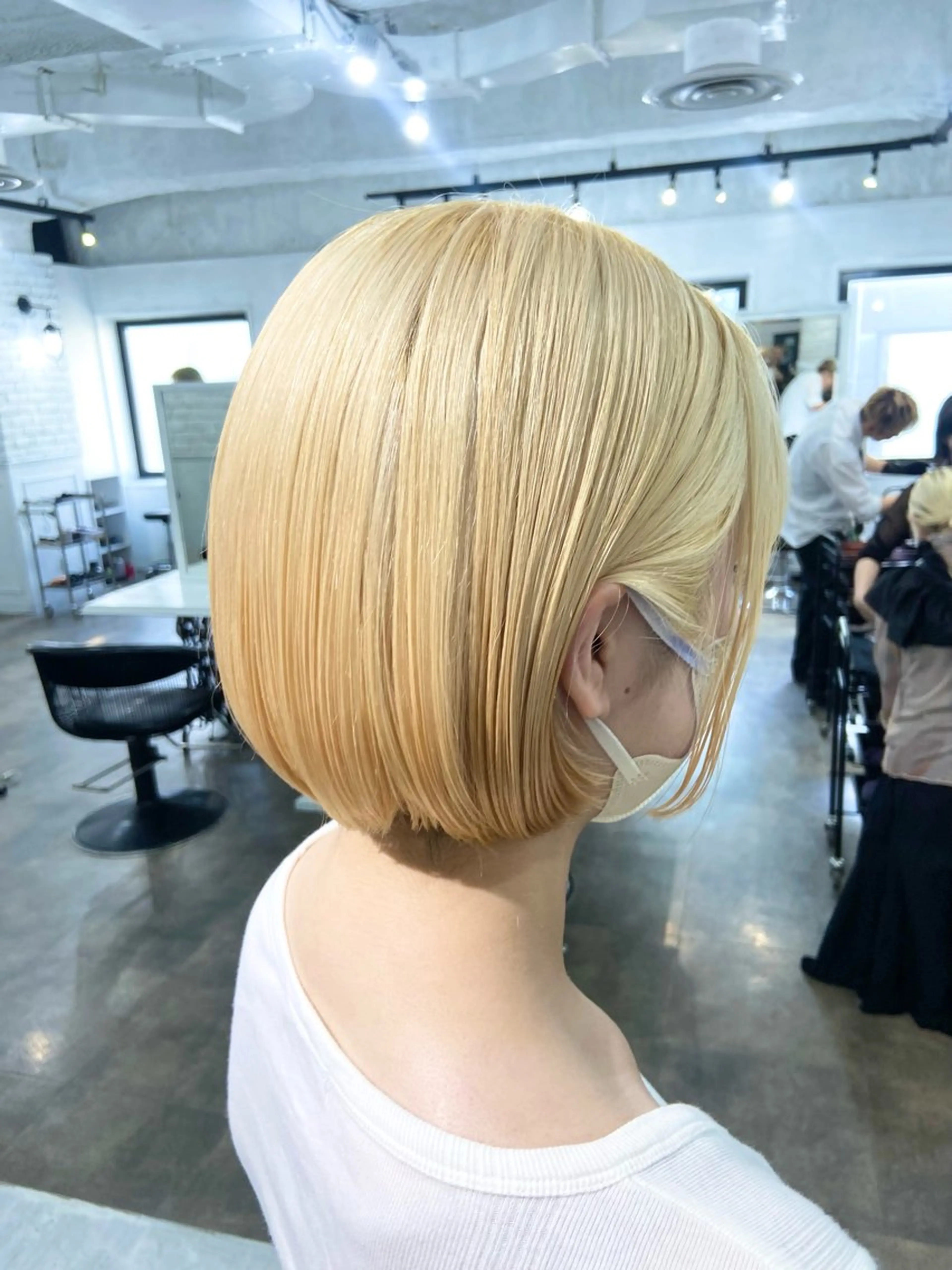 ショート カラー ベージュカラー ブリーチ 抜きっぱなしブロンド ブロンド ケアブリーチ 札幌ブリーチカラー/ ダブルカラー/ドイのヘアスタイル