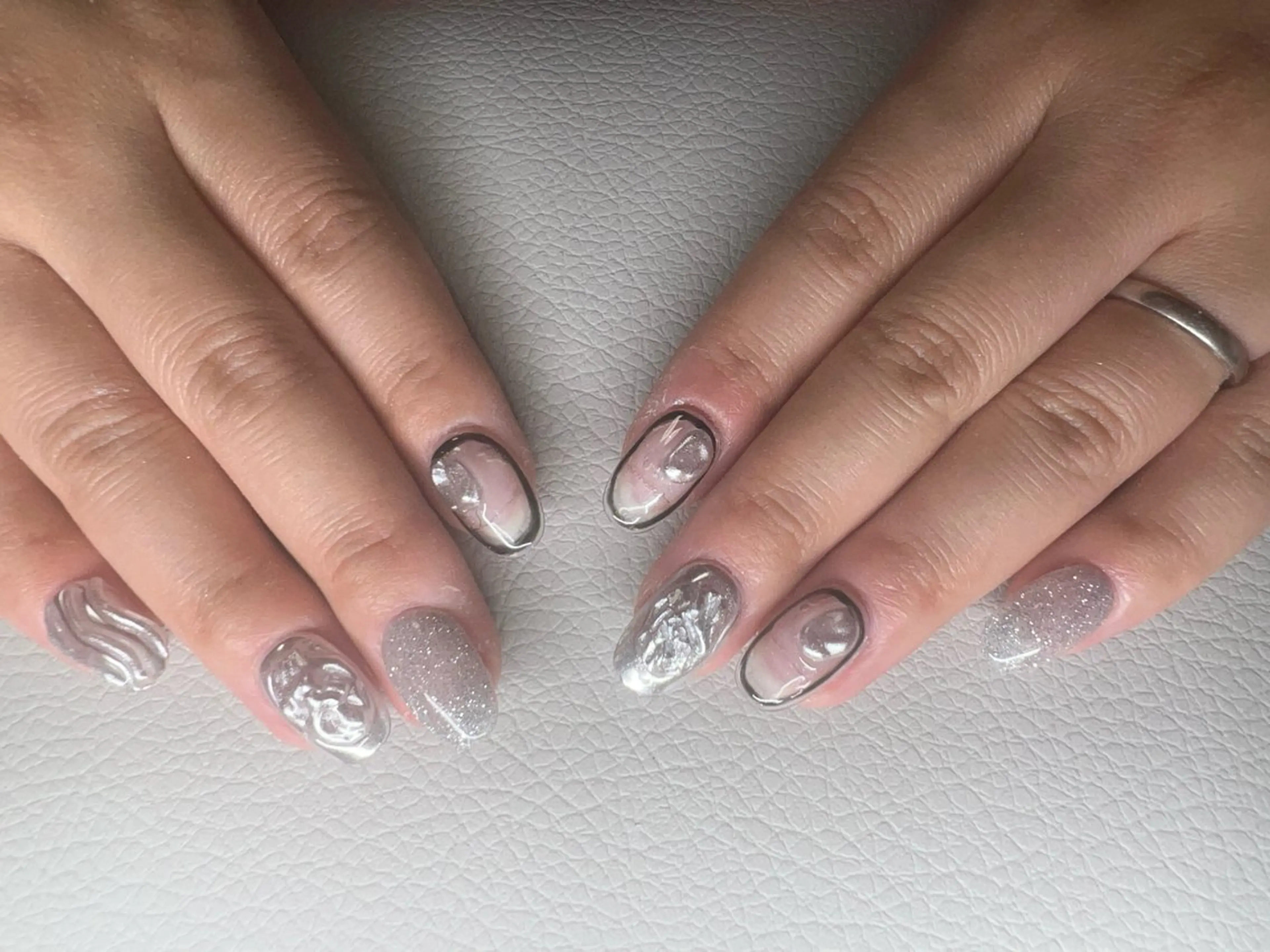 ネイル ニュアンスネイル オフィスネイル シルバー シンプルネイル ハンドネイル AJ nailのネイルデザイン