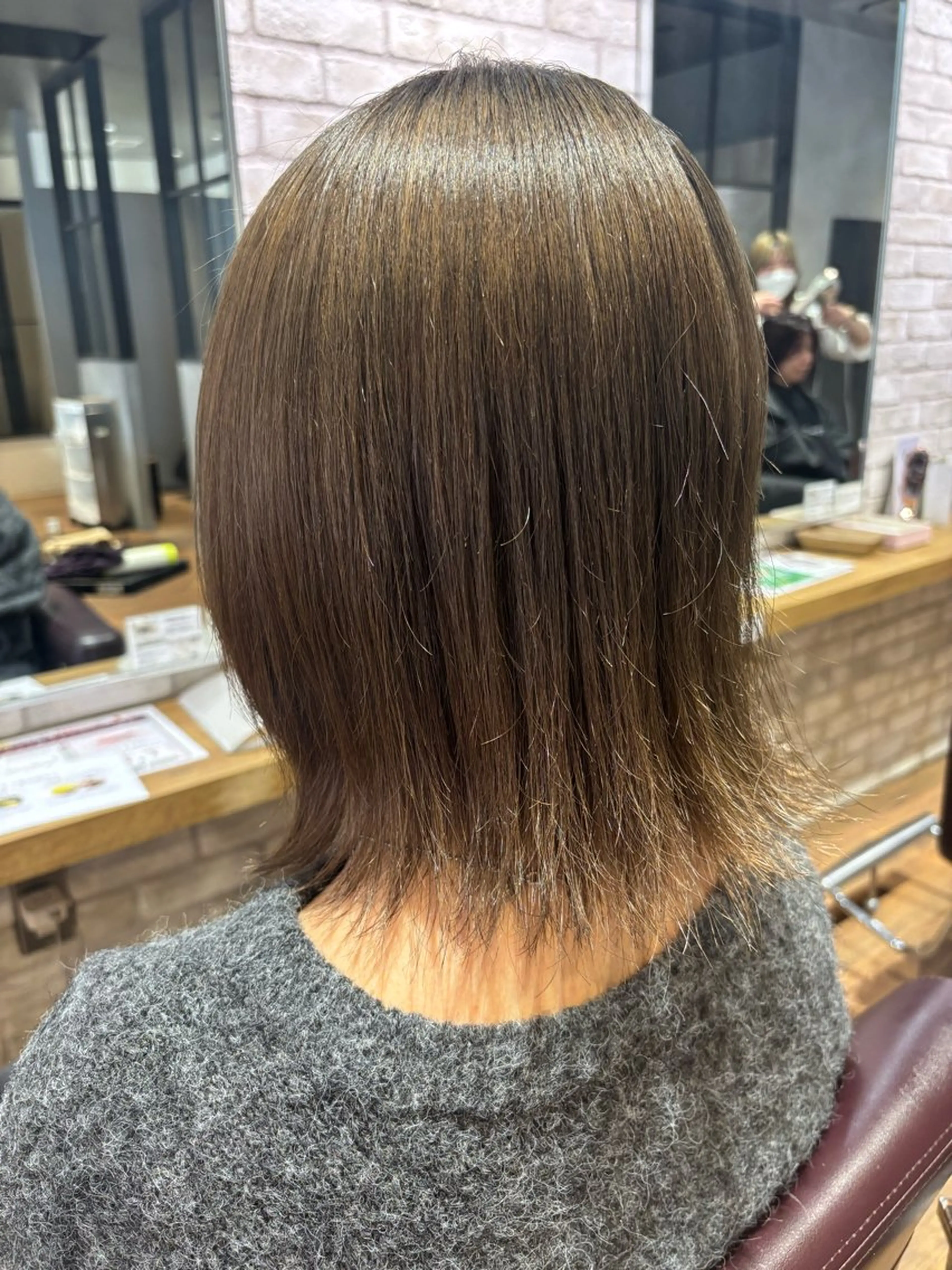 ミディアム カラー ベージュカラー ブリーチ ヘアカラー 🎀ワンレンボブ🎀 ワンカラー　あゆみのヘアスタイル