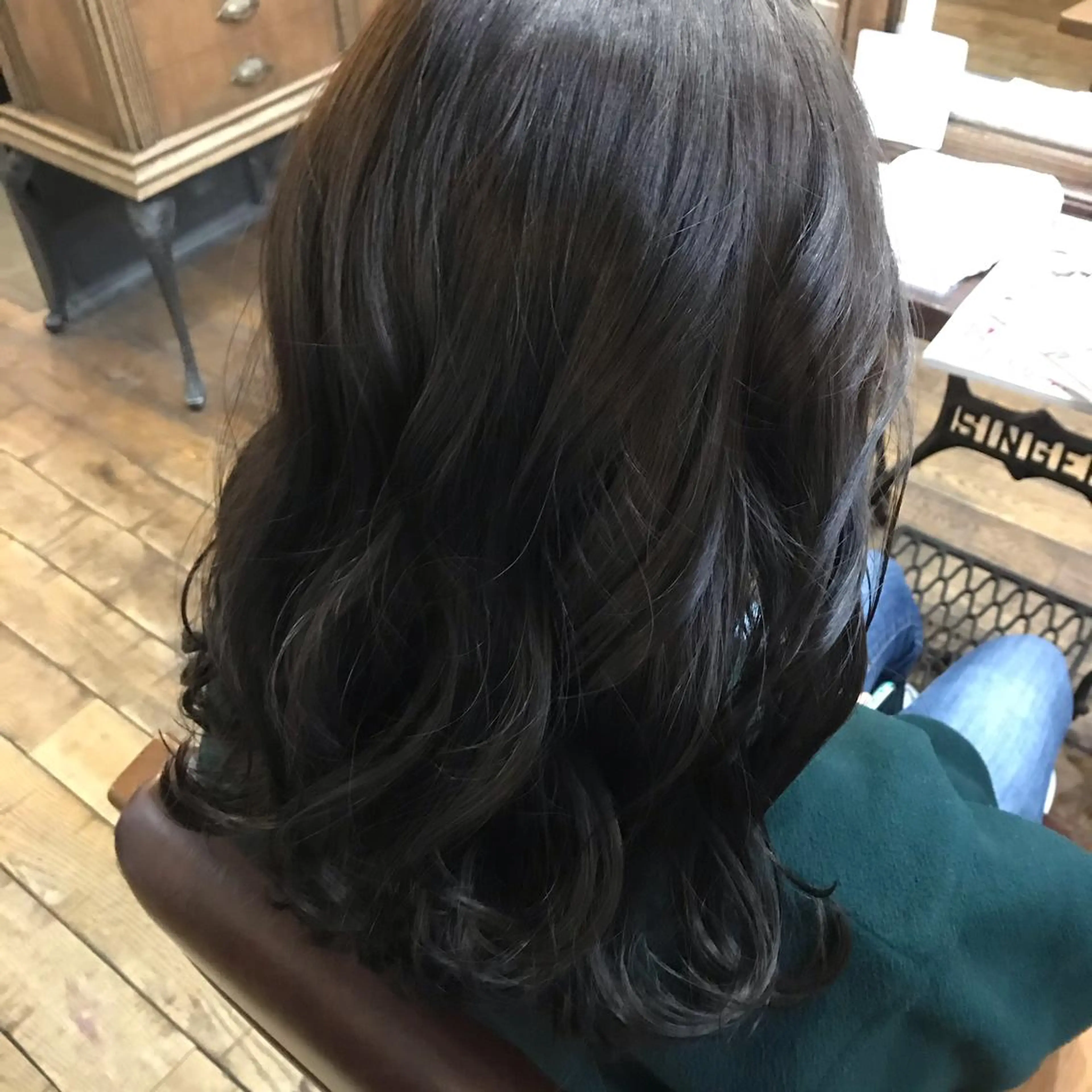 ミディアム カラー アッシュ 佐々木 千夏のヘアスタイル