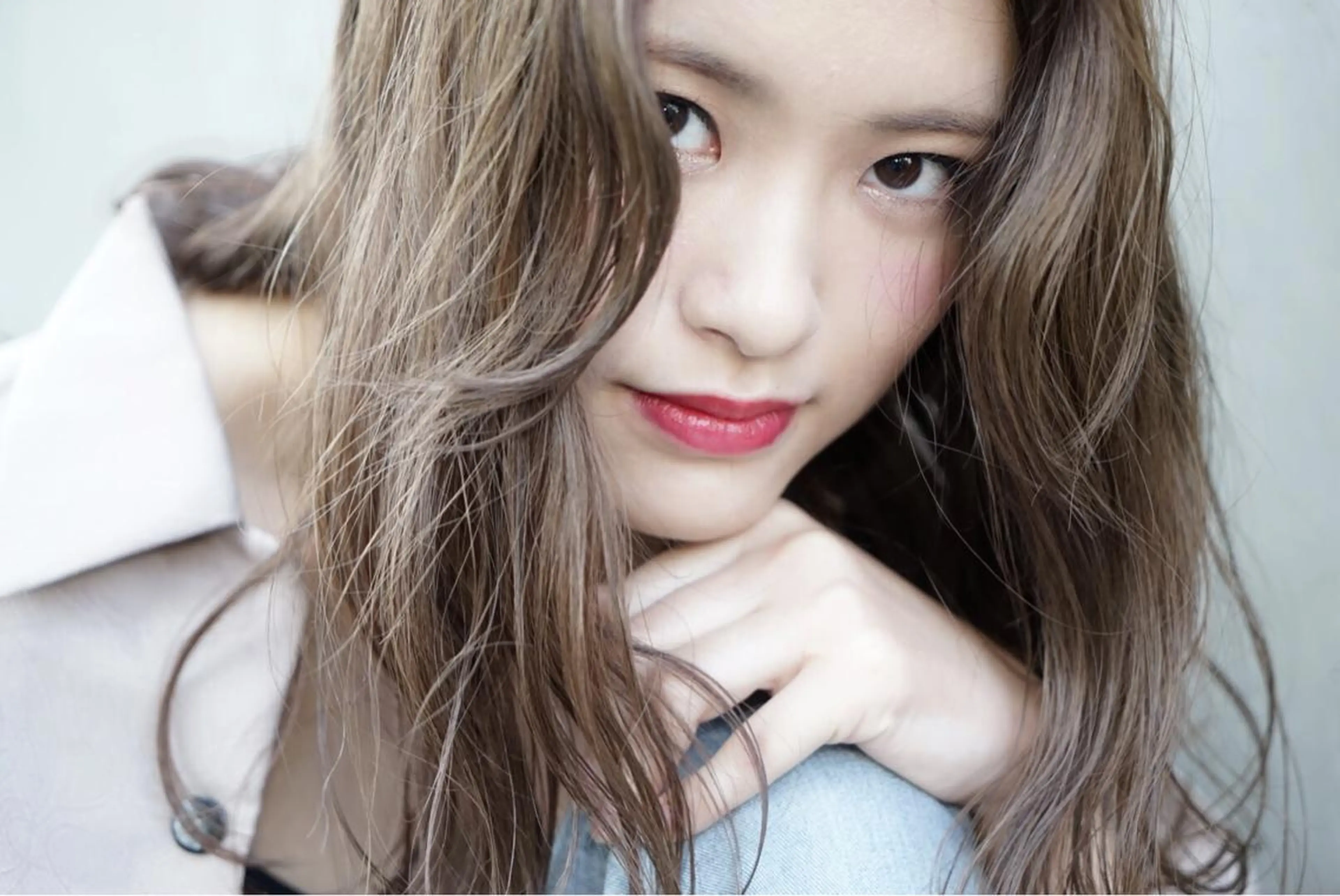 セミロング カラー イルミナカラー 加藤 あやみのヘアスタイル