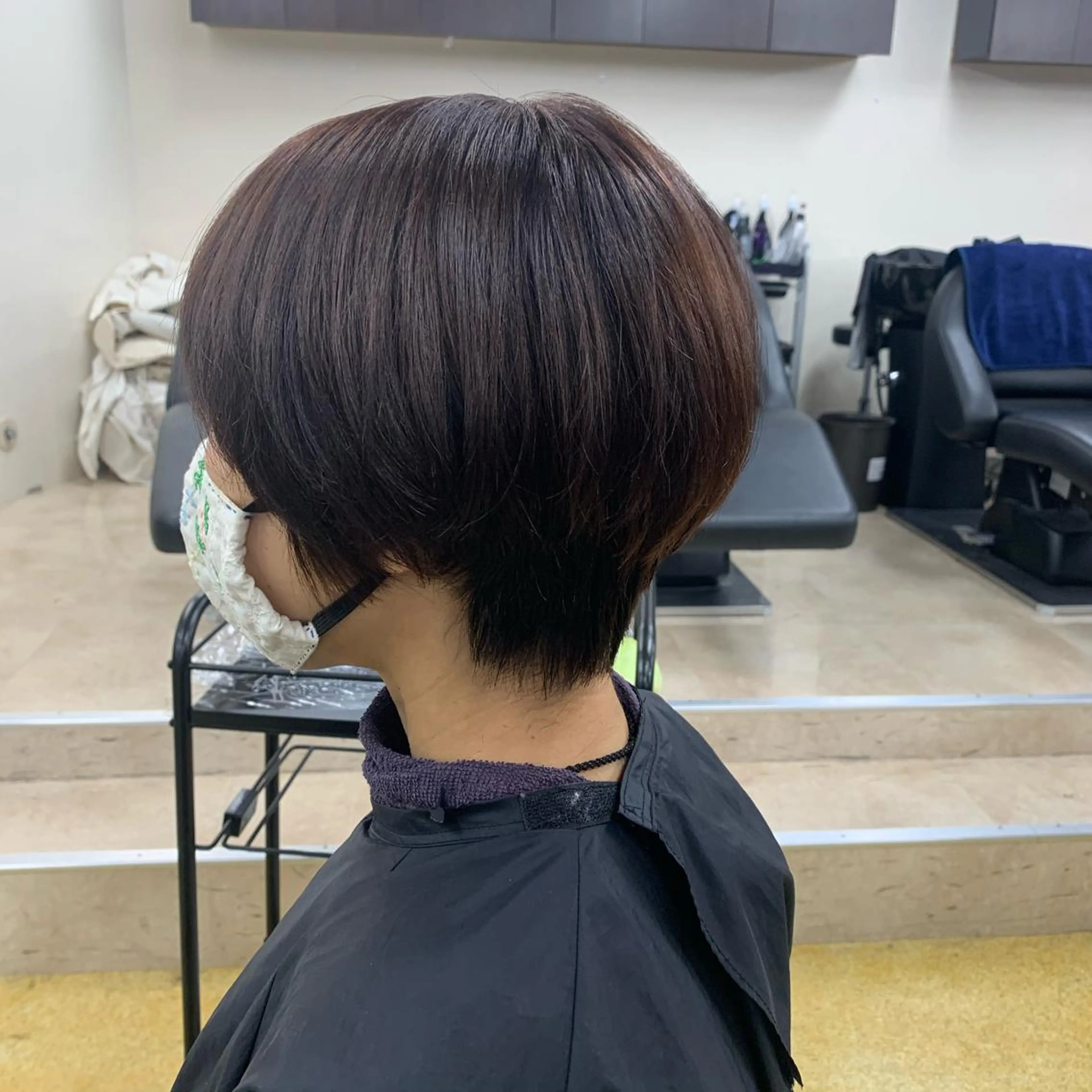 ショート カラー ヘアアレンジ 丸みショート 髪質改善 ショートヘア トリートメント EMANON池袋3rd所属・ダブルカラー｜ なおき｜池袋美容師のヘアスタイル