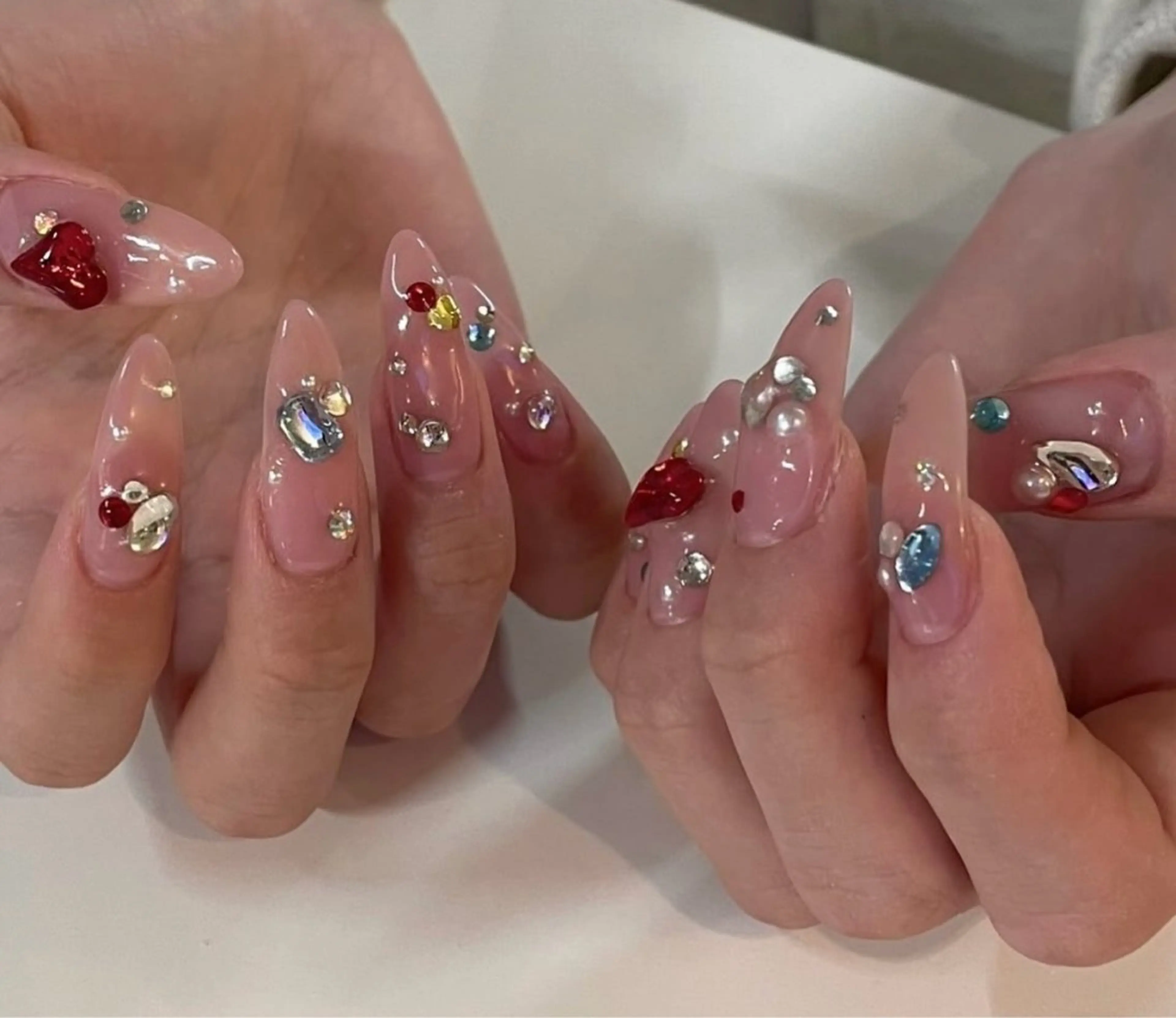 ネイル グラデーション キラキラネイル ワンカラーネイル 冬ネイル Jenn Nail Salonのネイルデザイン