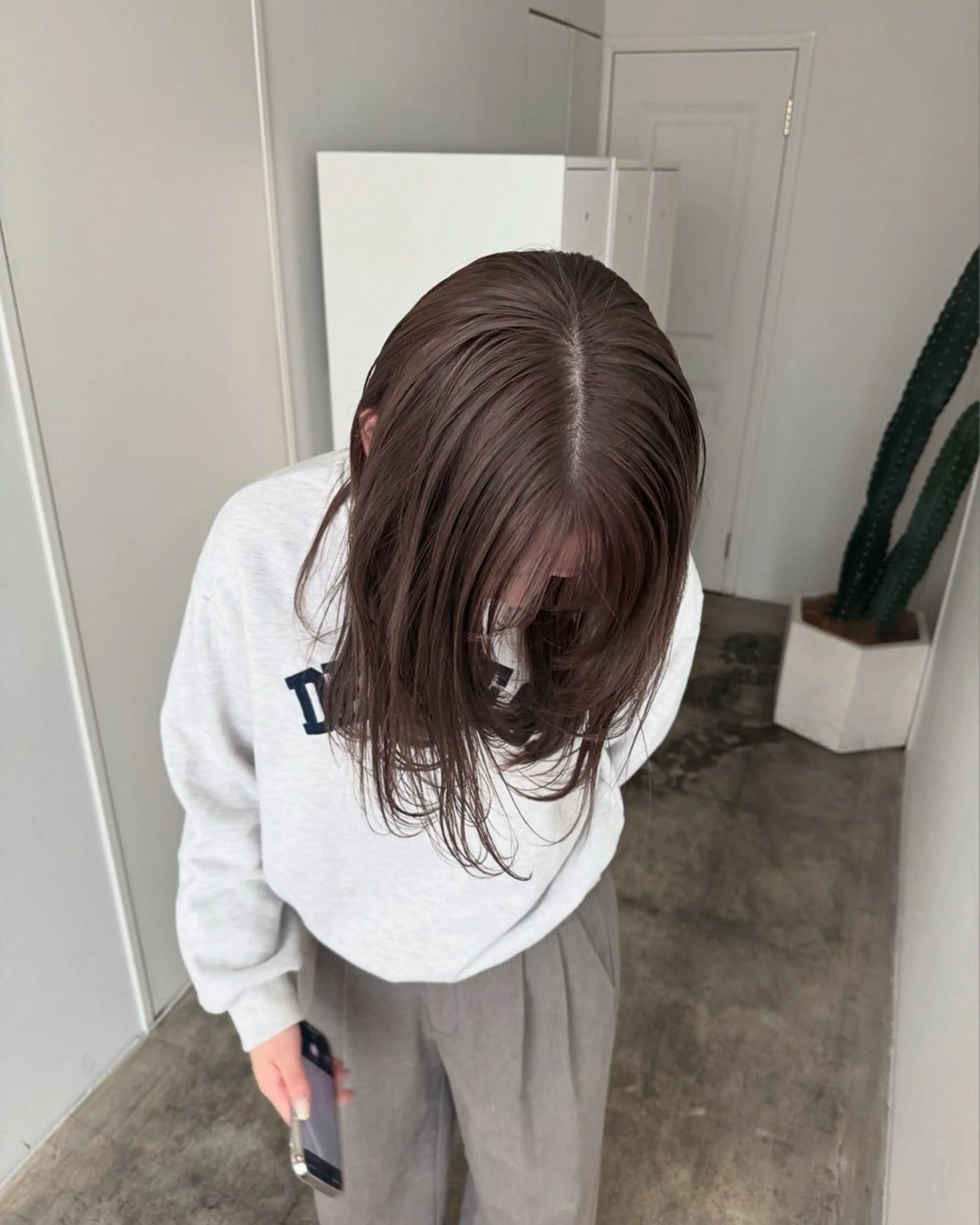 ロング カラー ベージュカラー 透明感カラー/顔周り レイヤー/髪質改善のヘアスタイル