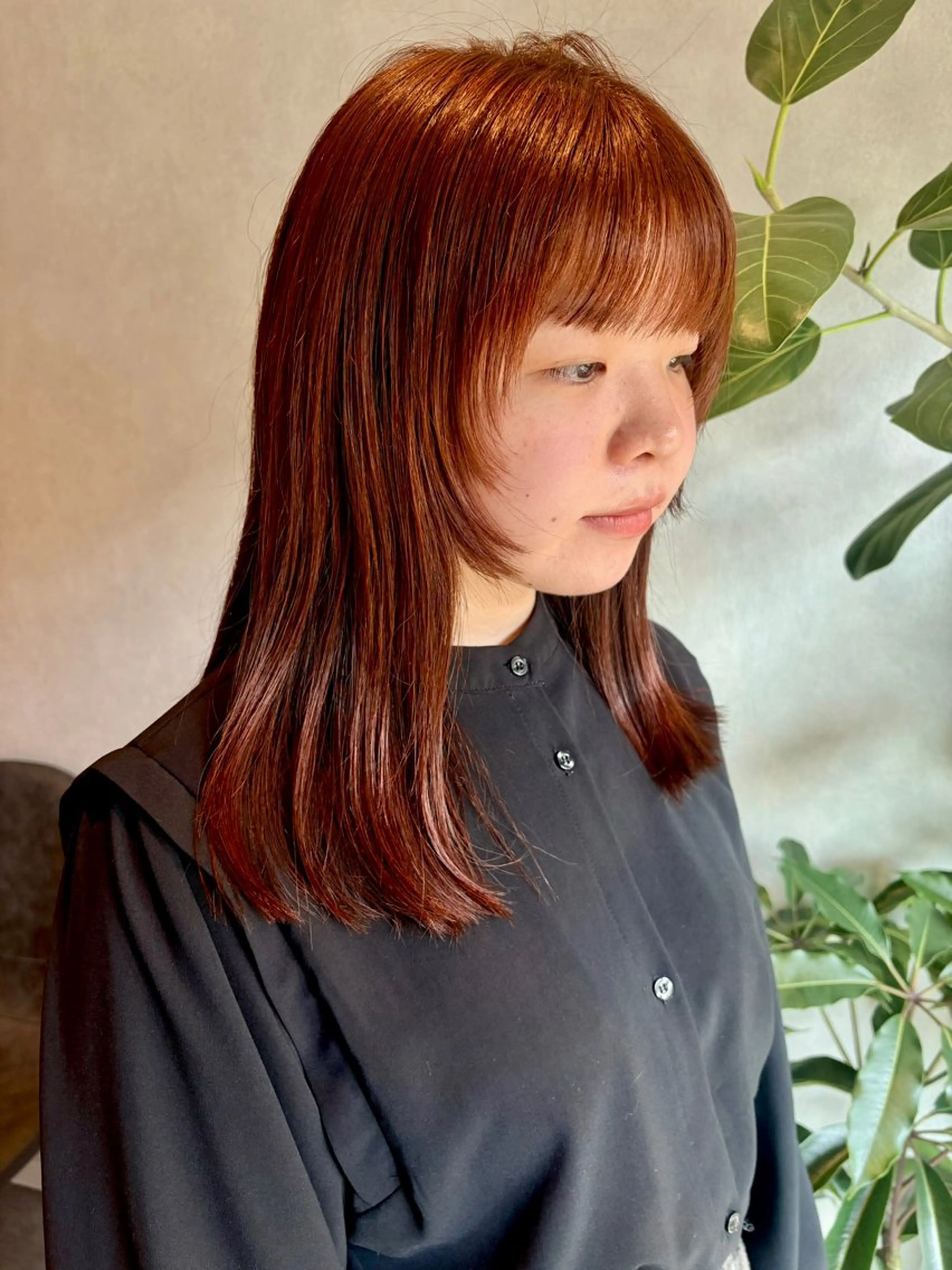 ミディアム ミディアムレイヤー オレンジブラウン 顔まわりレイヤー レイヤーカット カット ヘアカラー トリートメント 【ボブ/個室サロン】 癒し空間mimuraのヘアスタイル