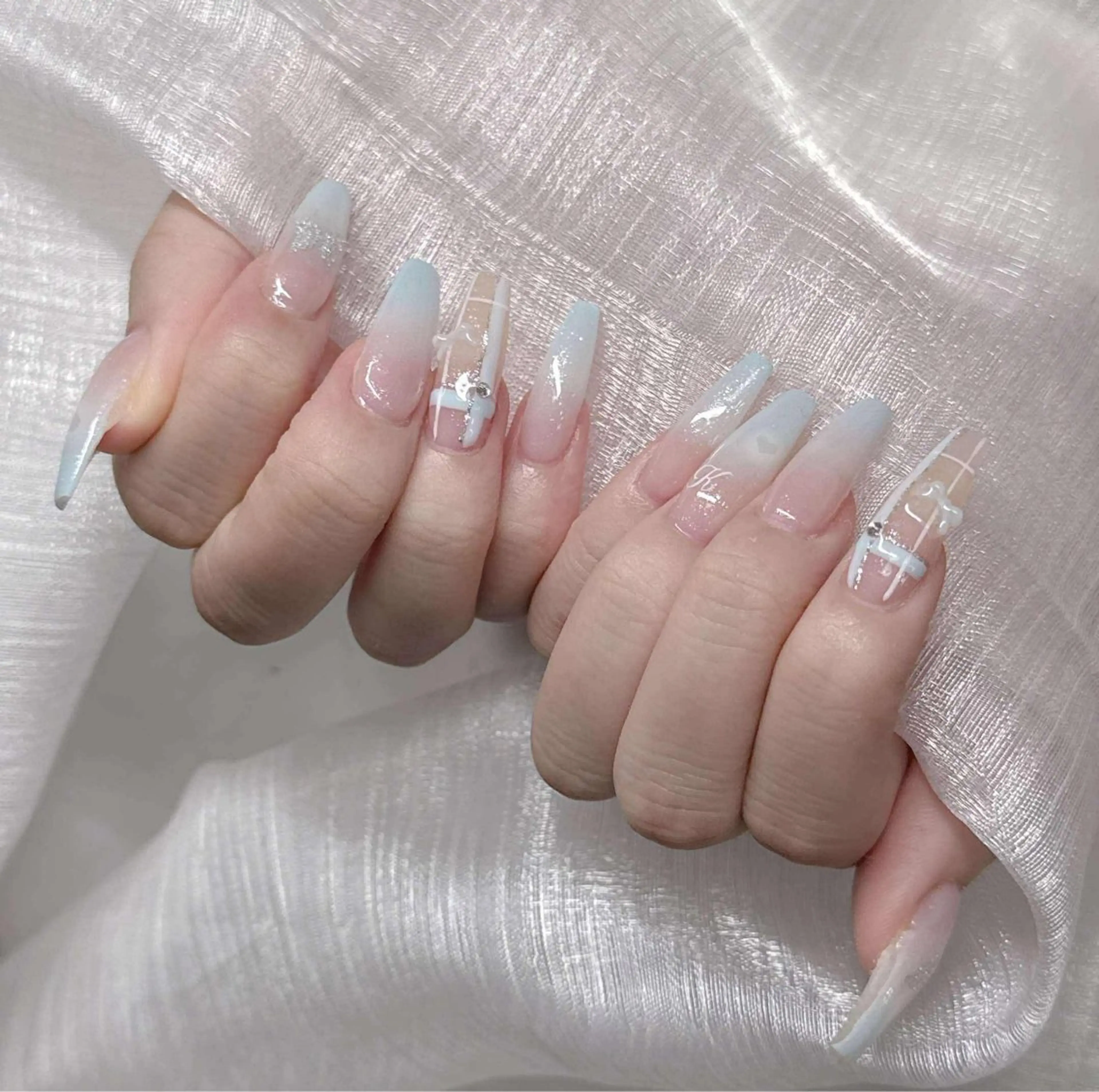 ネイル 長さ出し グラデーション 卒業式 キラキラネイル マグネットネイル ハンドネイル Lee Nailsのネイルデザイン
