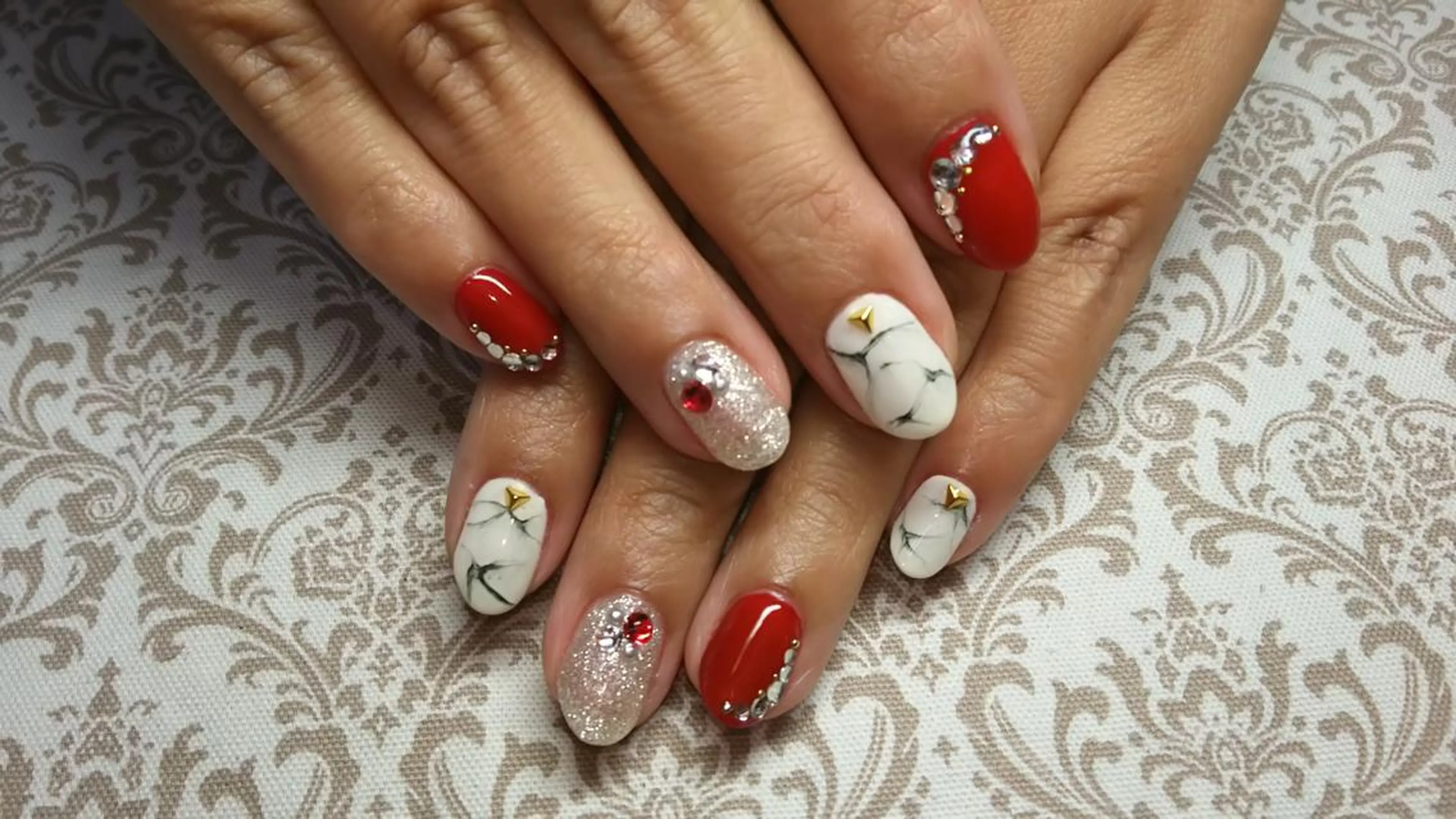 ネイル 大理石ネイル(マーブル) COCO +のエステ・リラクイメージ