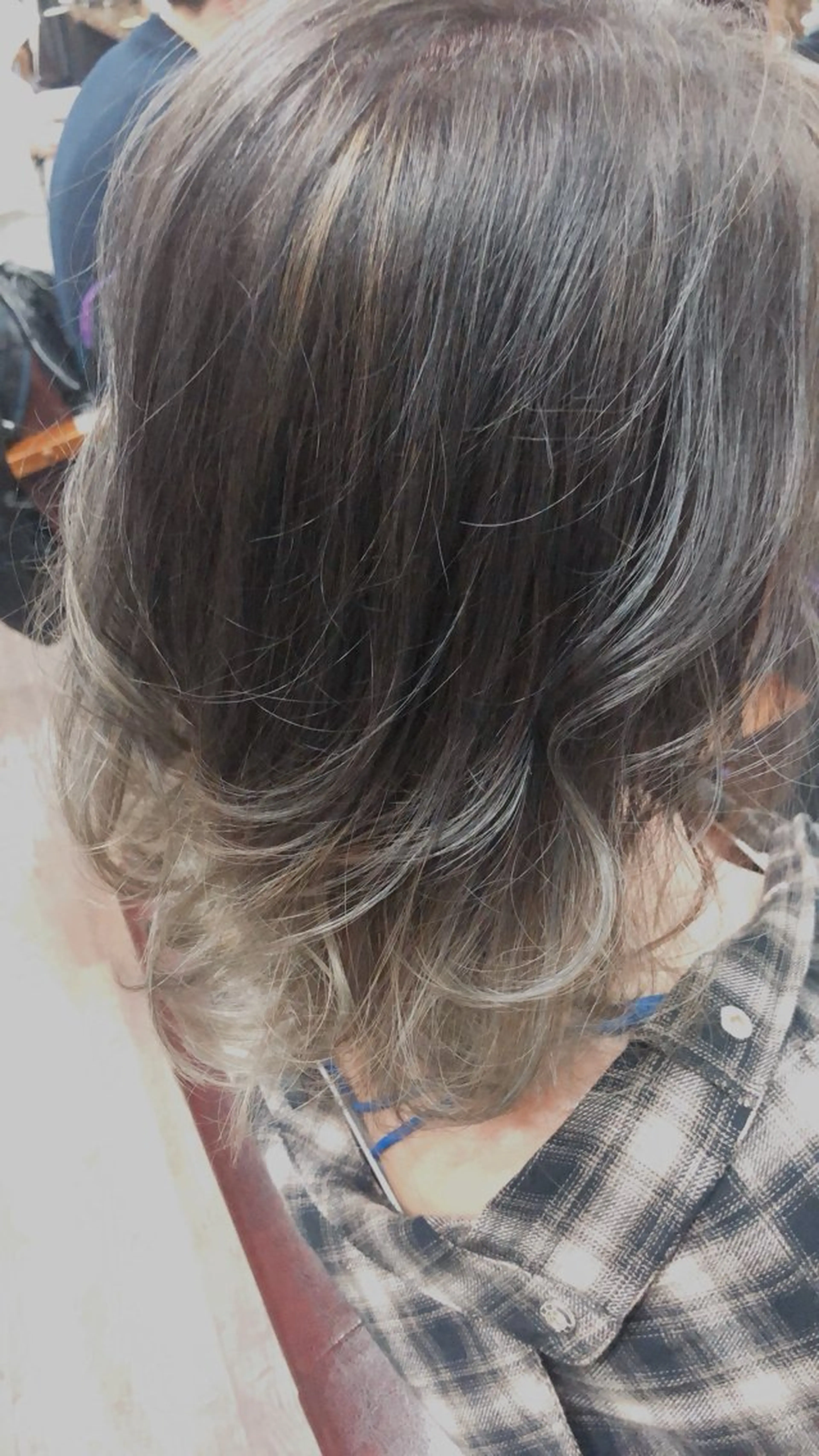 🍎グラデーションカラー（ブリーチ）＋全体カラー＋トリートメント（バレイヤージュも可）🔸お支払い現金のみの写真