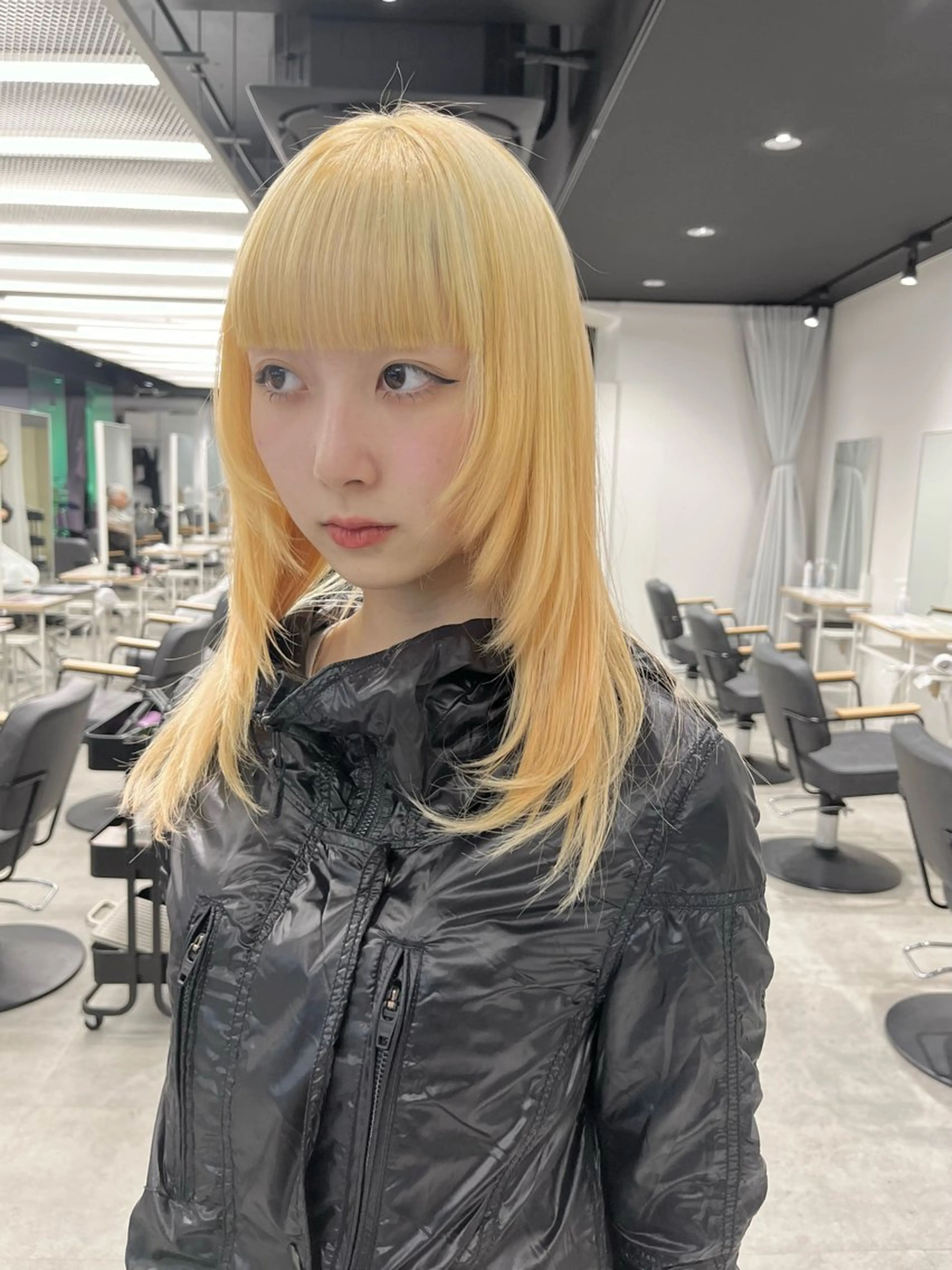 セミロング カラー ブリーチ 抜きっぱなしブロンド ブロンド ケアブリーチ ダブルカラー ヘアカラー mai🤍縮毛酸性ス トレート/アイリストのヘアスタイル