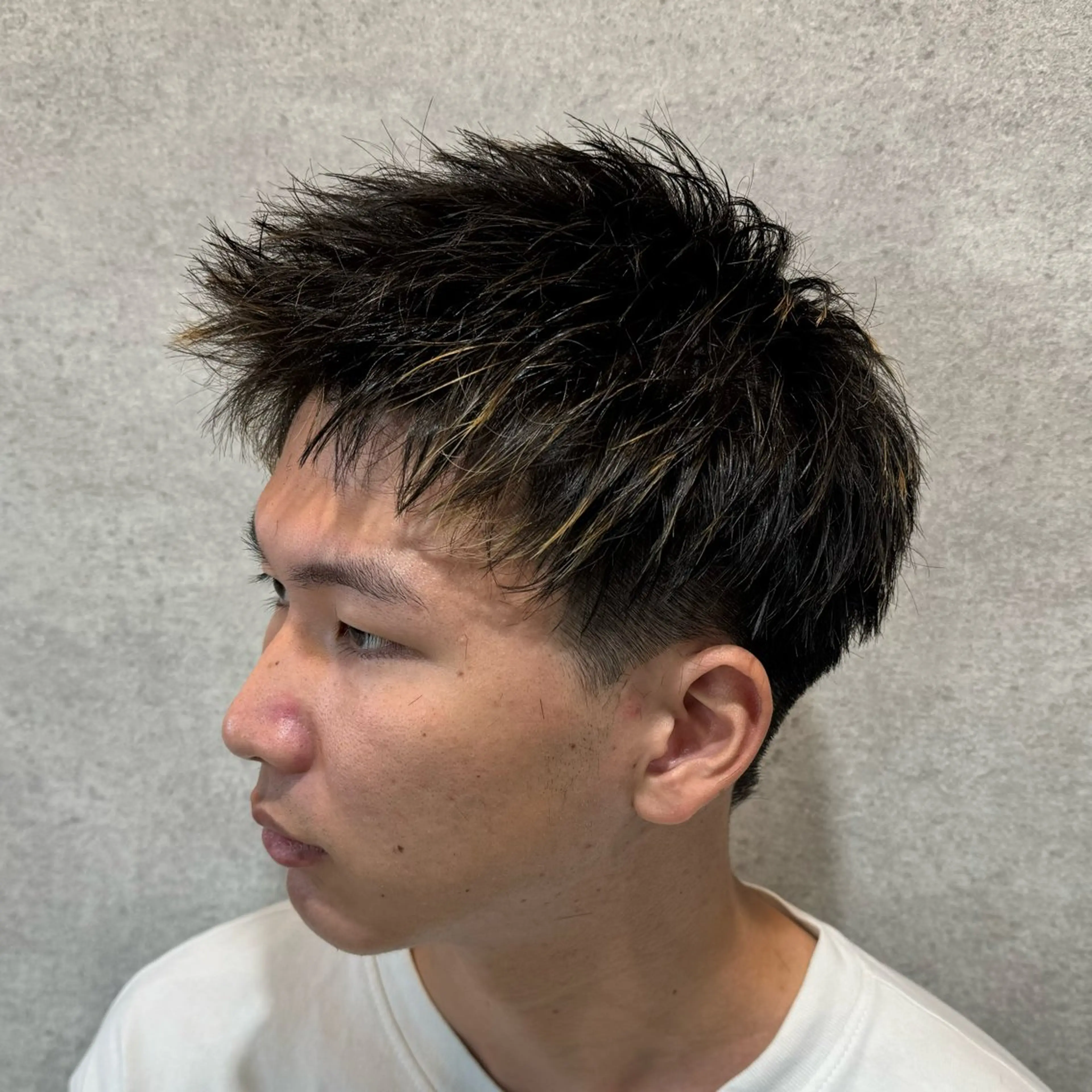 ショート カラー パーマ ヘアアレンジ メンズ センターパート メンズハイライト メンズメッシュ マッシュ メンズパーマ カット ヘアセット 仕上がり満足度No. 1🔥BLUCK🔥のヘアスタイル