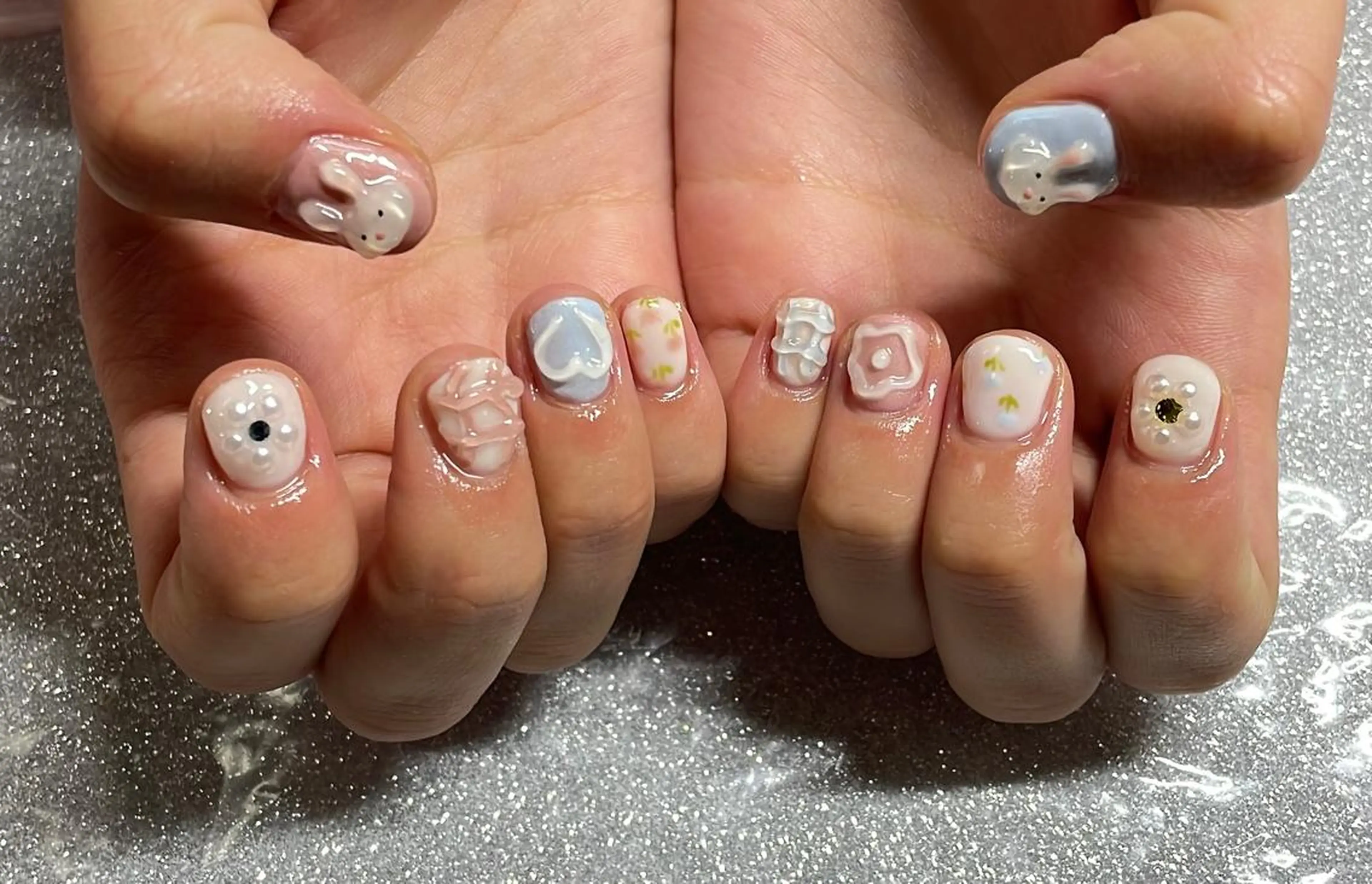 ネイル ハンドネイル VIERU 🌈🎀💖のネイルデザイン