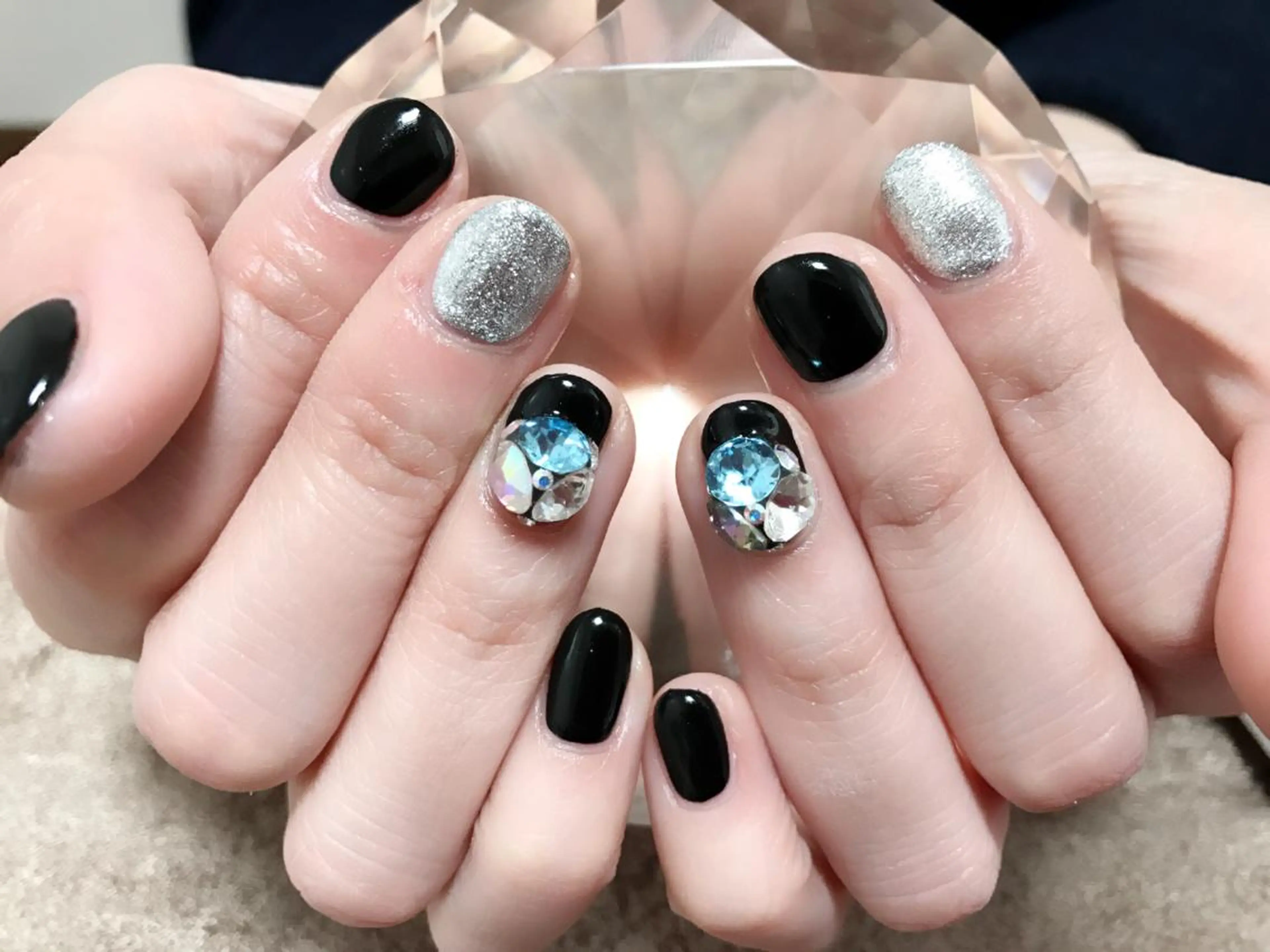 ネイル ワンカラーネイル ストーンネイル ネイル/耳つぼ /新ホワイトニングのネイルデザイン