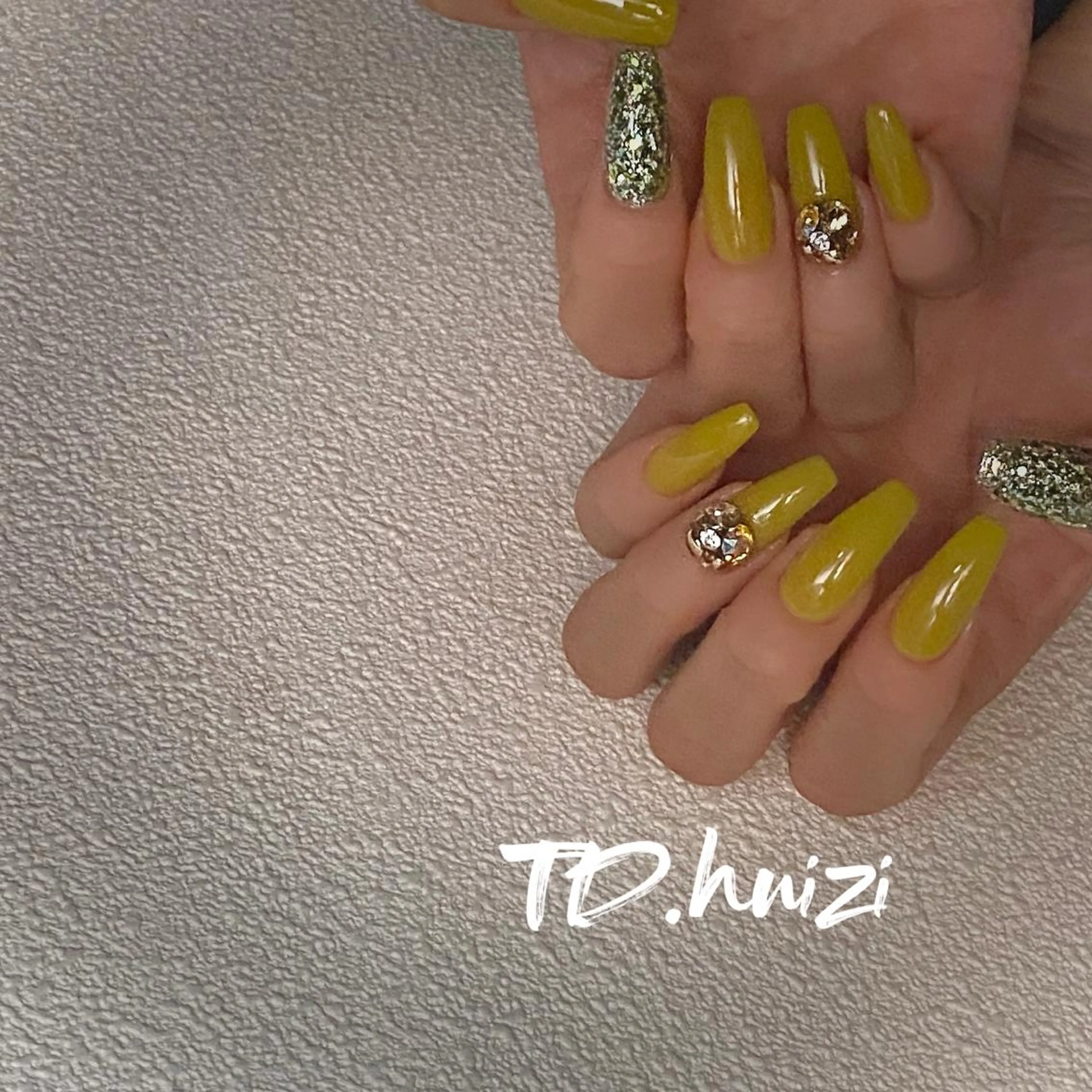 セミロング めぐみのネイルサロン スタッフ練習のネイルデザイン