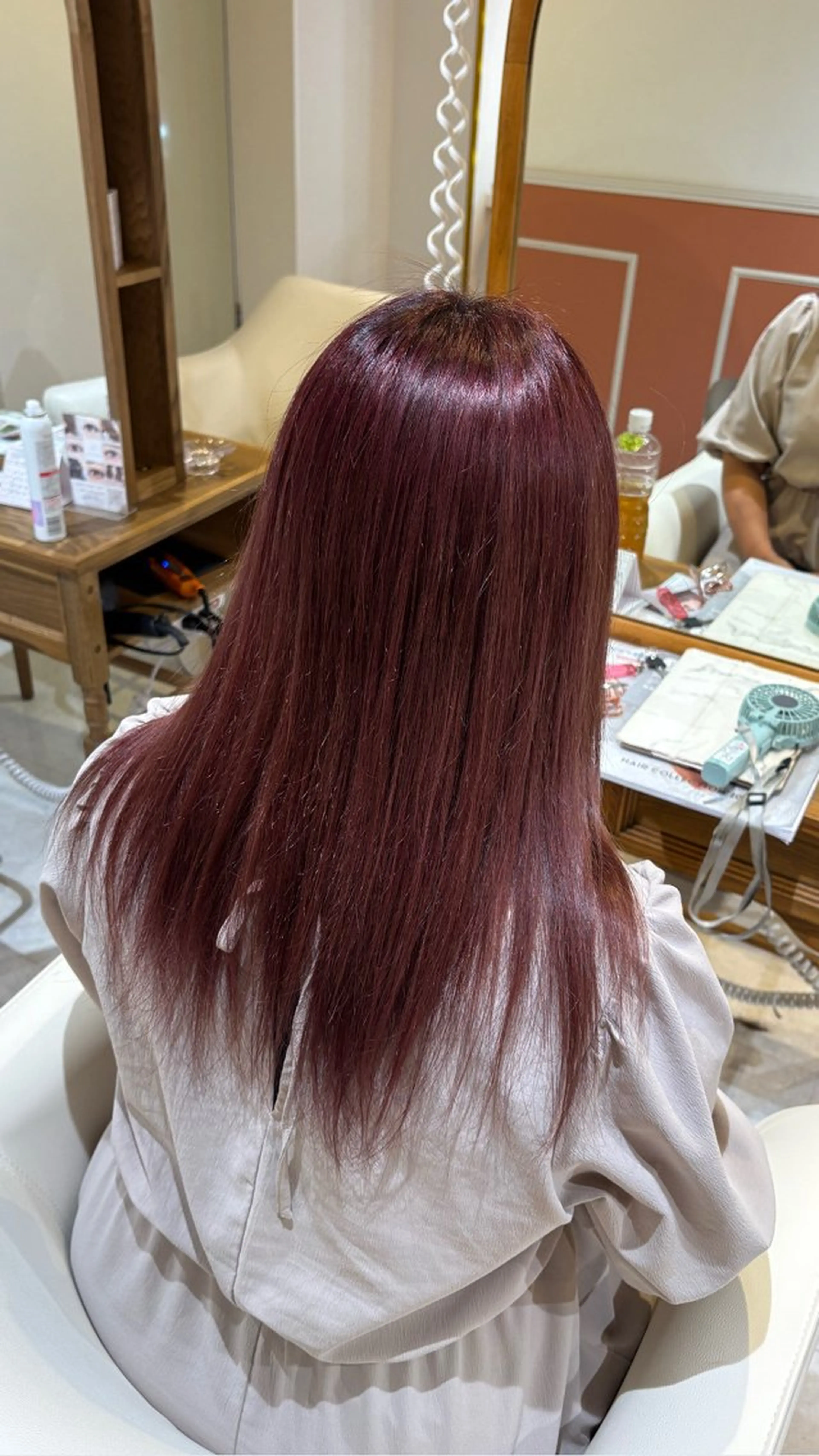 セミロング ピンクラベンダー 神田 紗羽のヘアスタイル