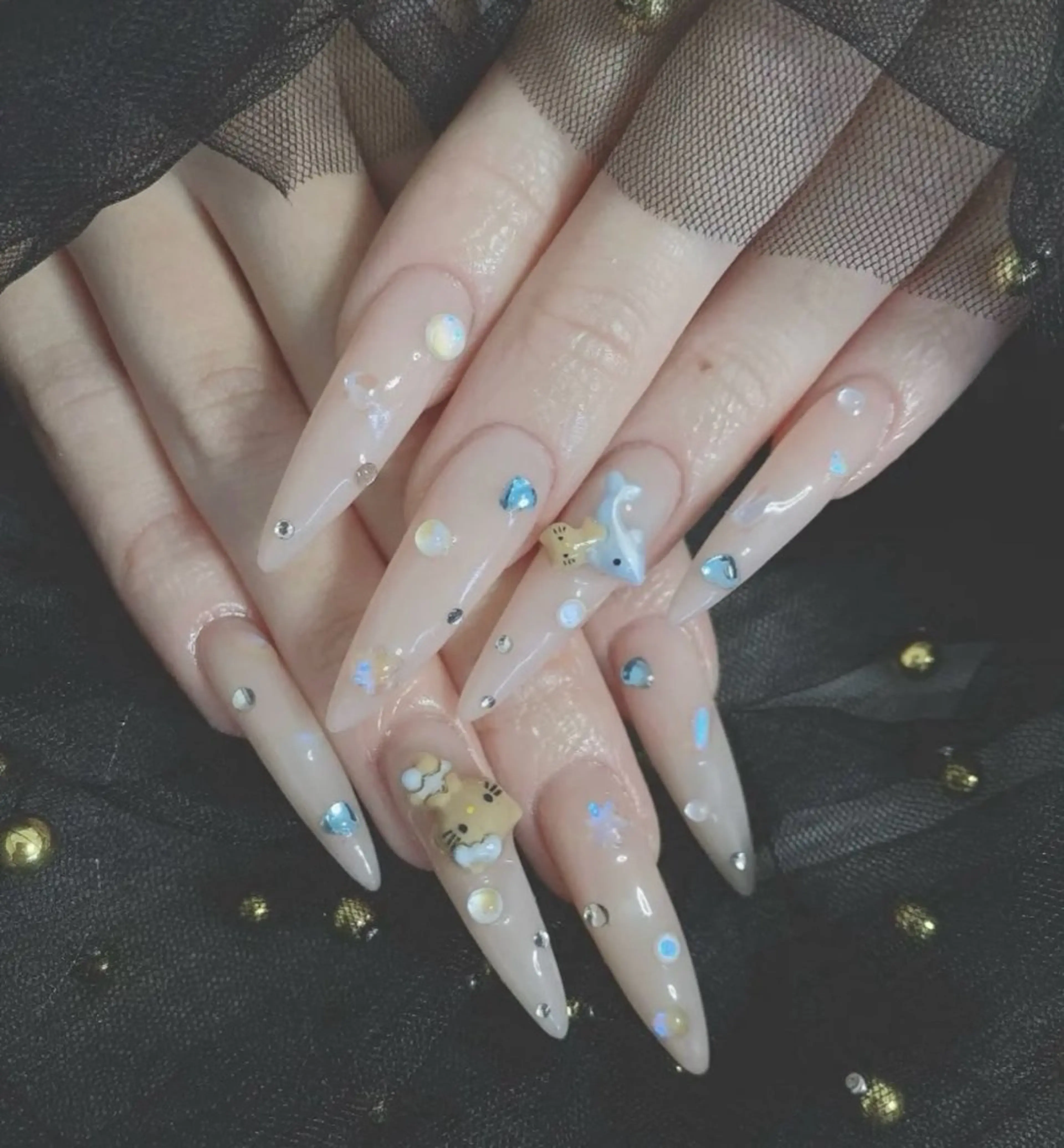 ネイル ハンドネイル I-nailロング /ワンホン/キラキラのネイルデザイン
