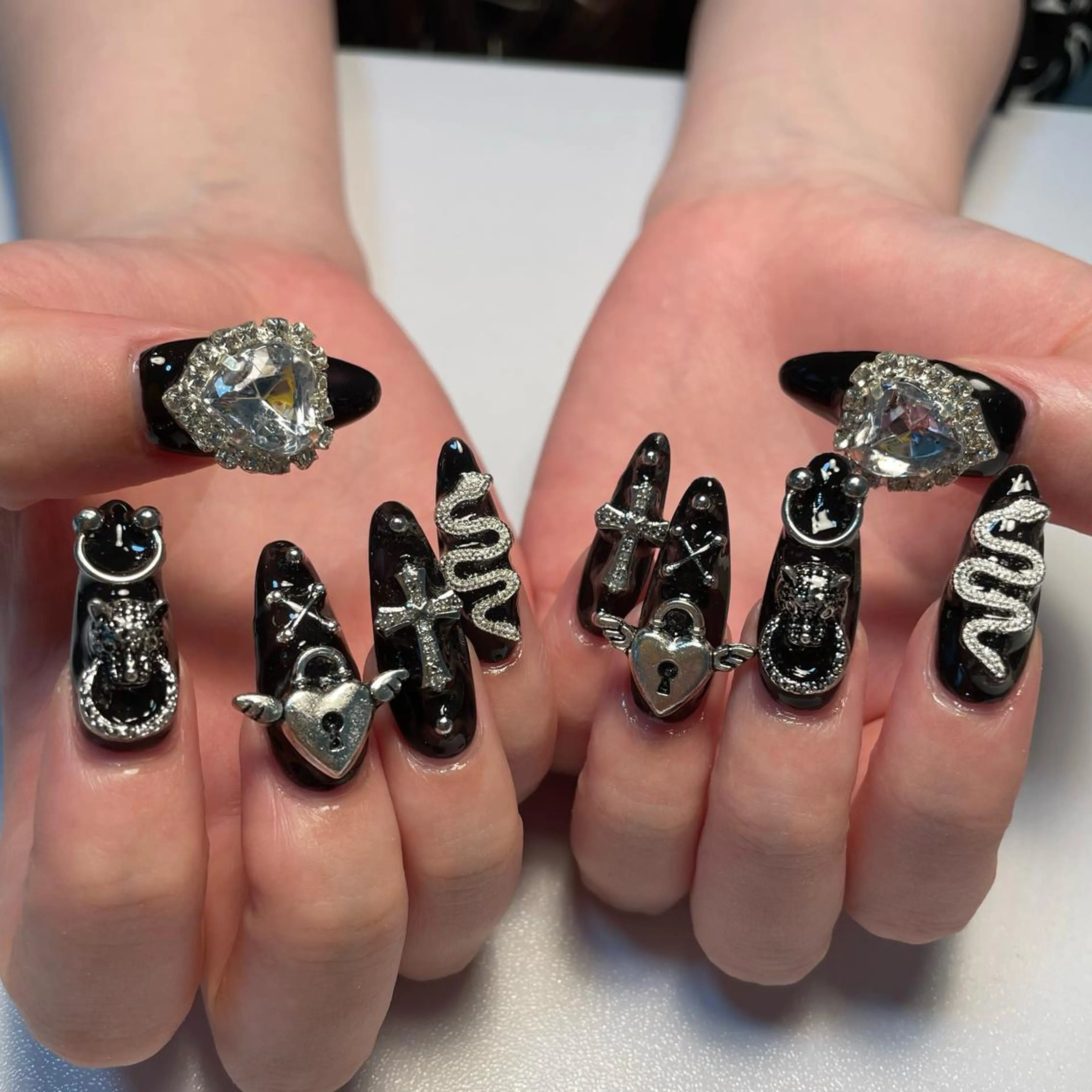 ネイル adorable 〈Kurumi〉のネイルデザイン