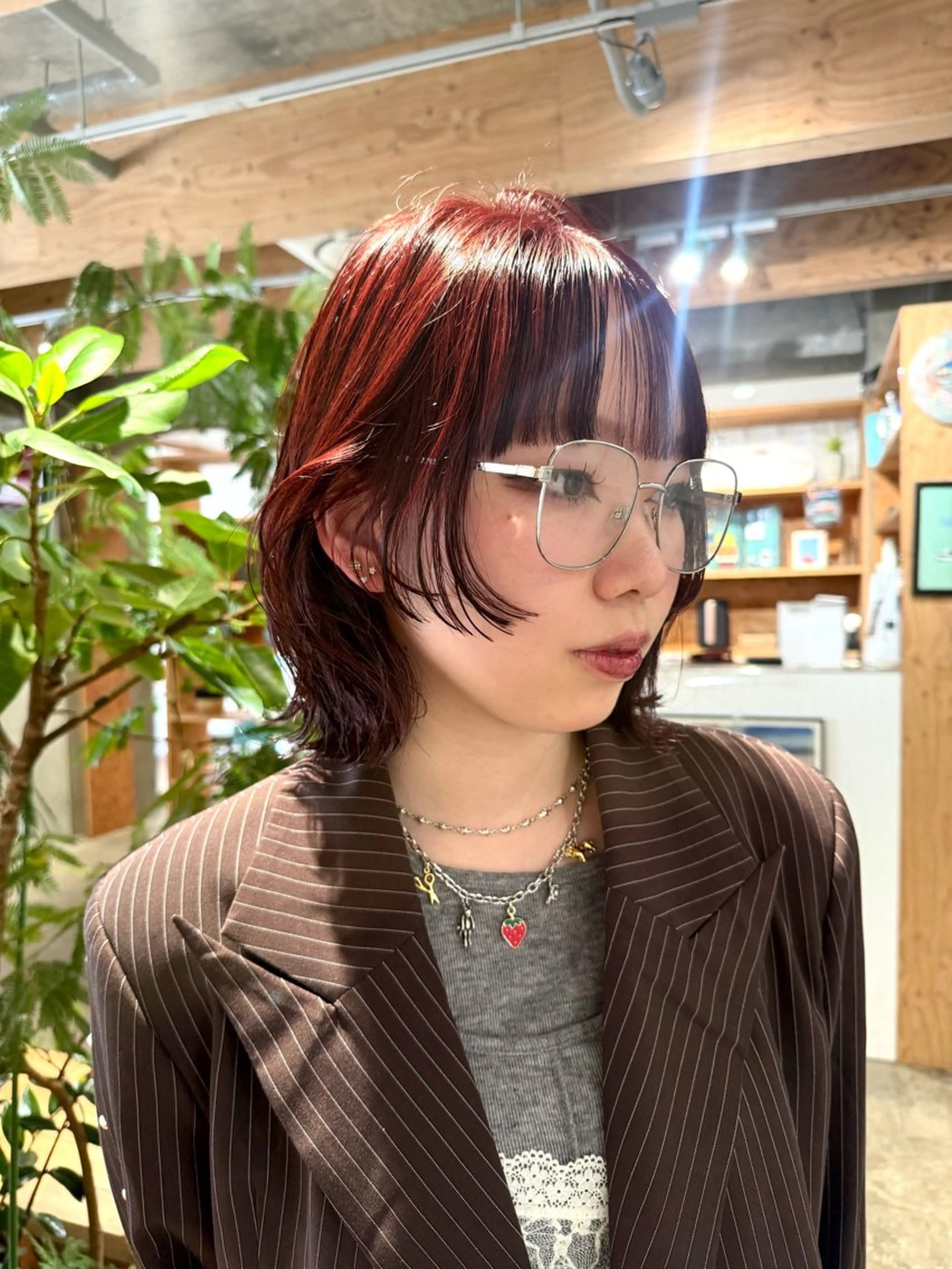 ミディアム 近藤 歌留多のヘアスタイル