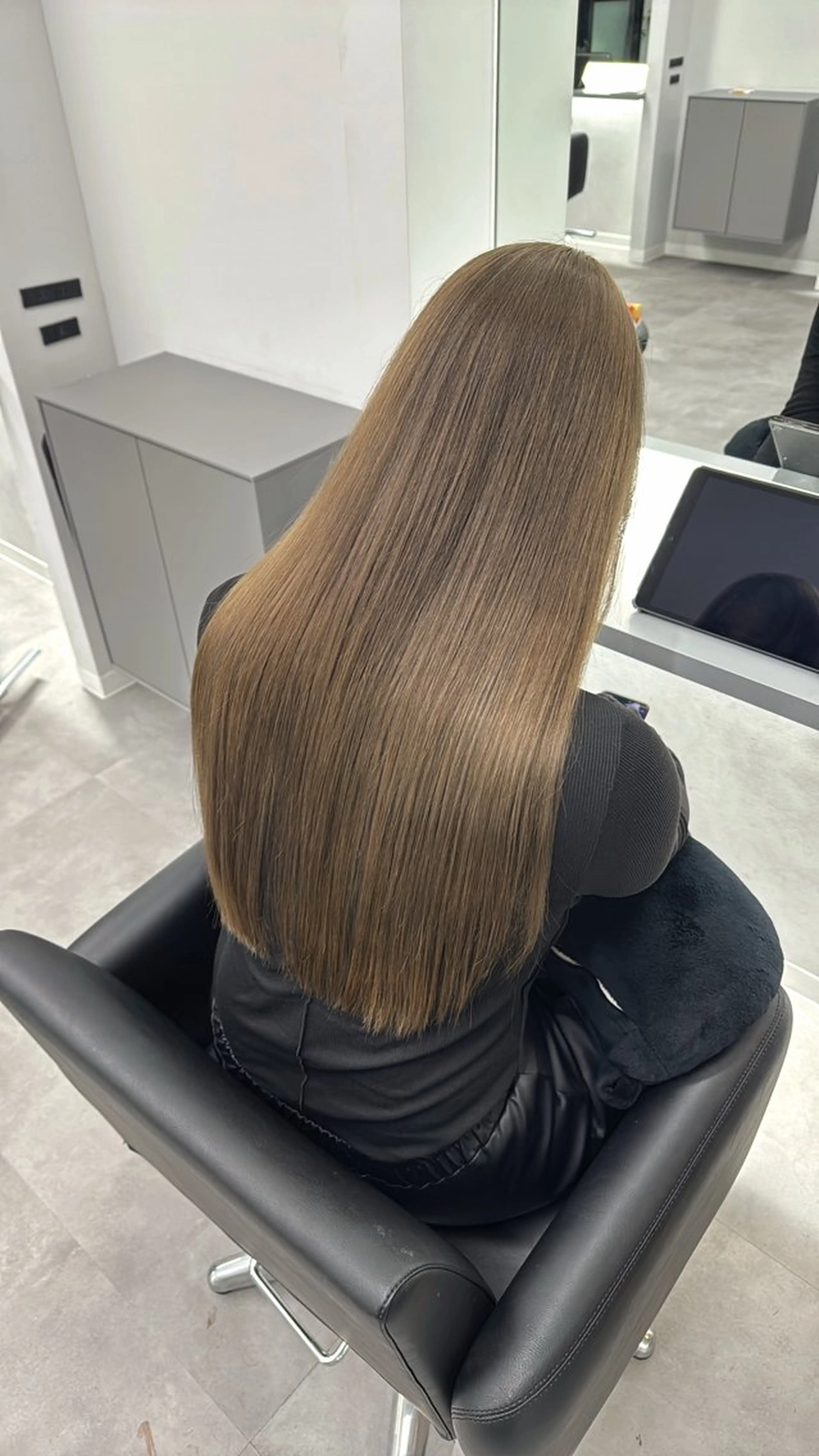 ロング ヘアカラー 中島 涼葉のヘアスタイル