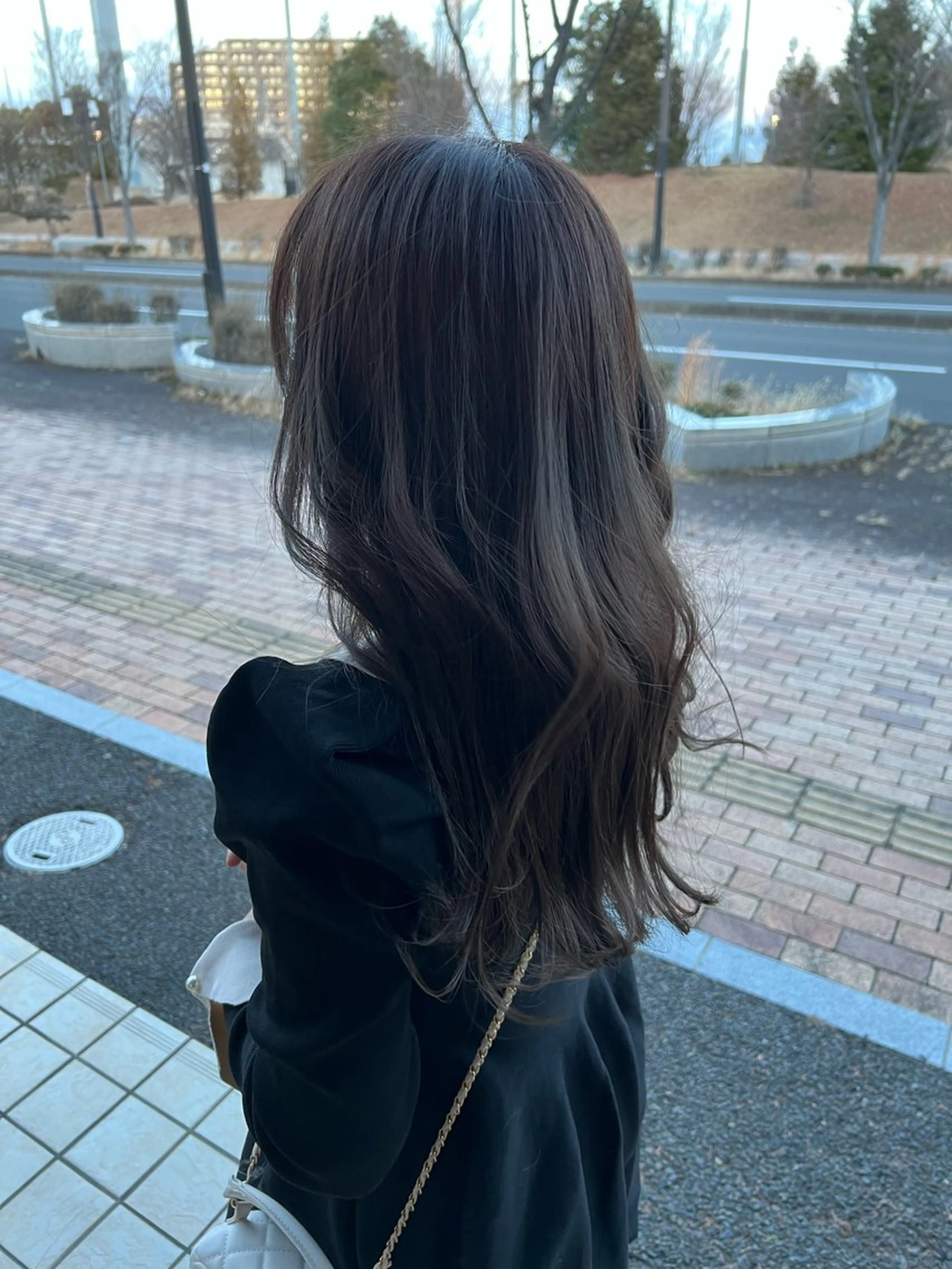 ロング カラー ベージュカラー オリーブベージュ chill_ KAZUKIのヘアスタイル