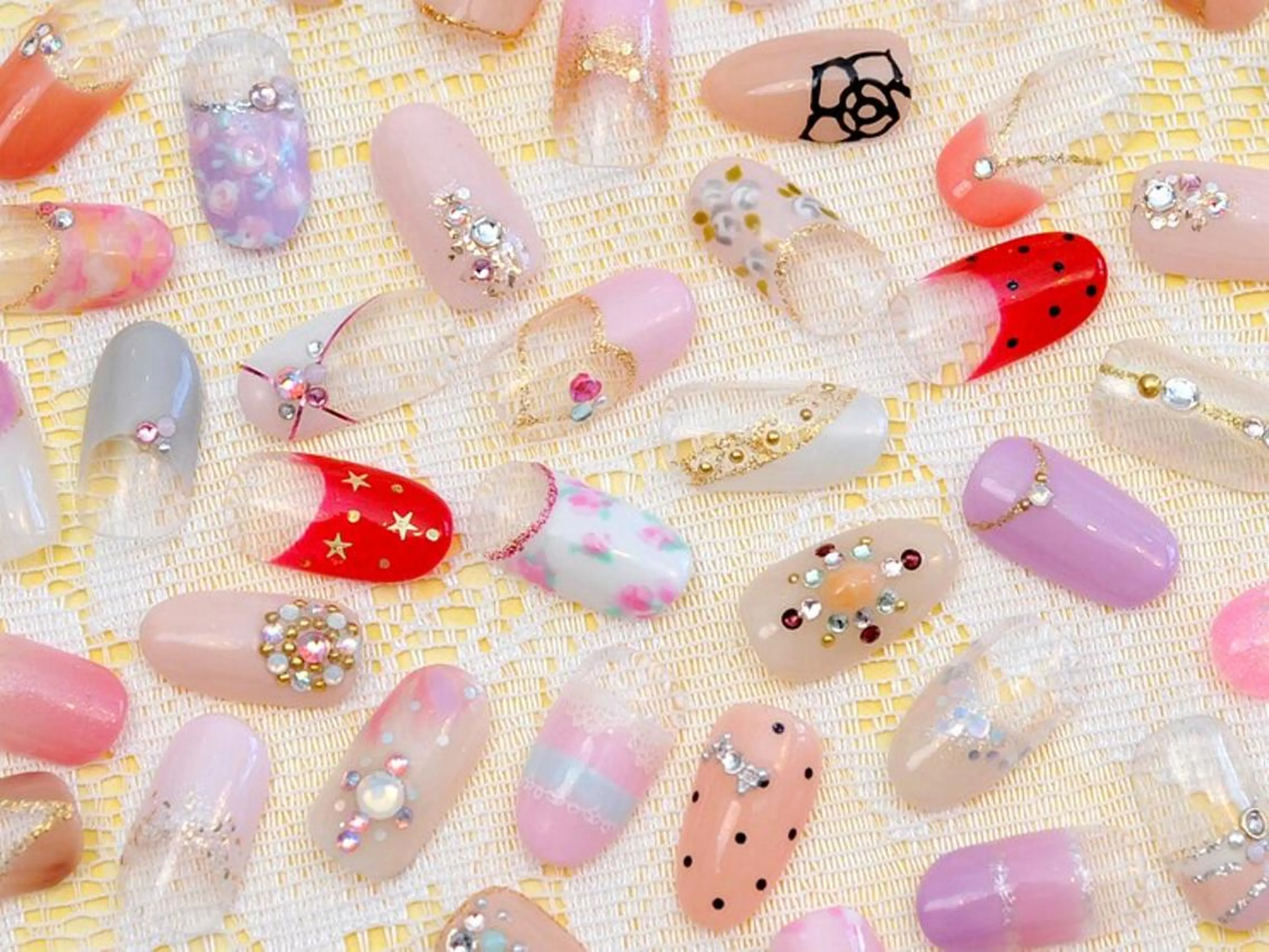 オーダーネイル持込み画像OK♪アート４本付け放題!!★他店ネイルオフ無料★の写真