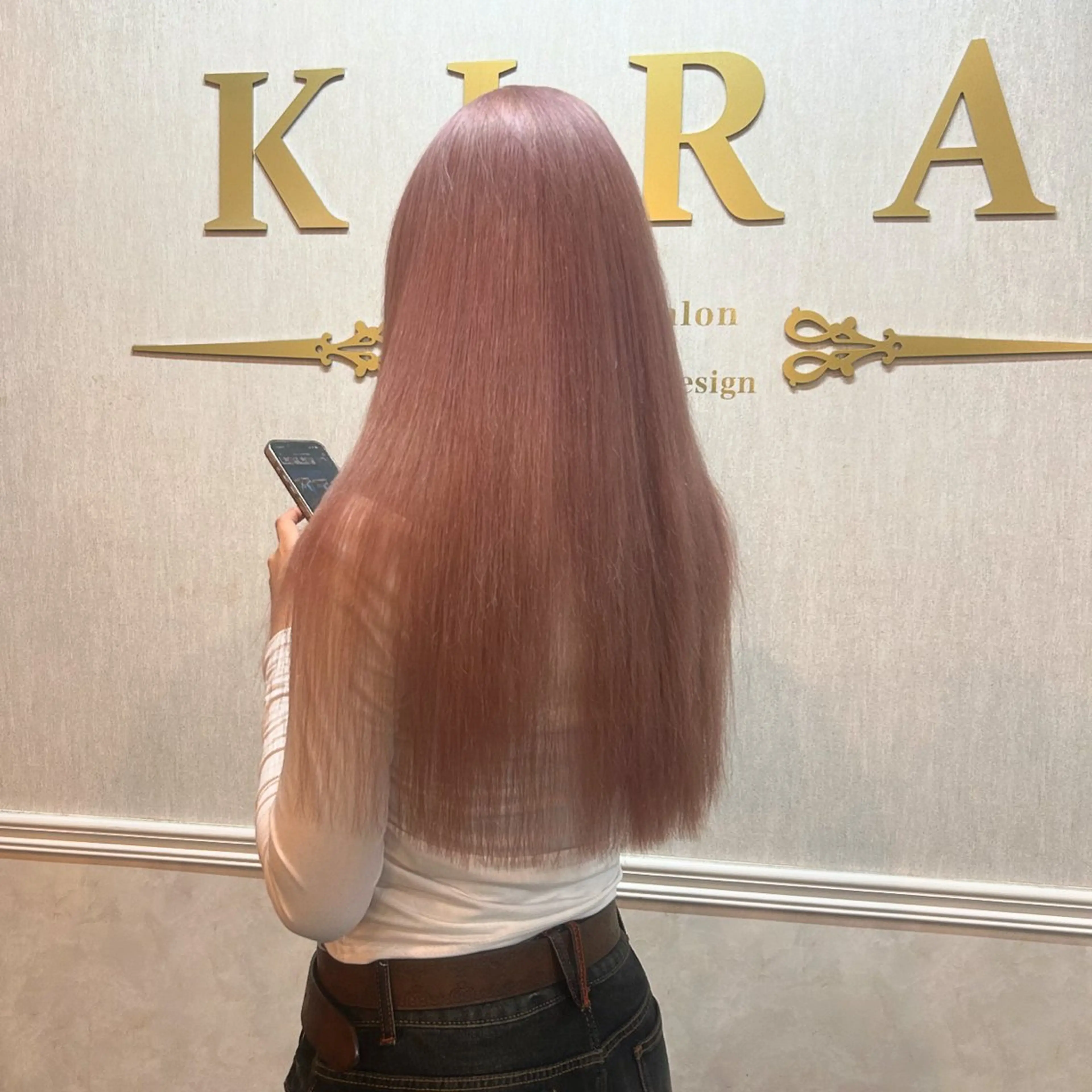 ロング カラー ピンクカラー カット ヘアカラー トリートメント 石井 綾乃のヘアスタイル