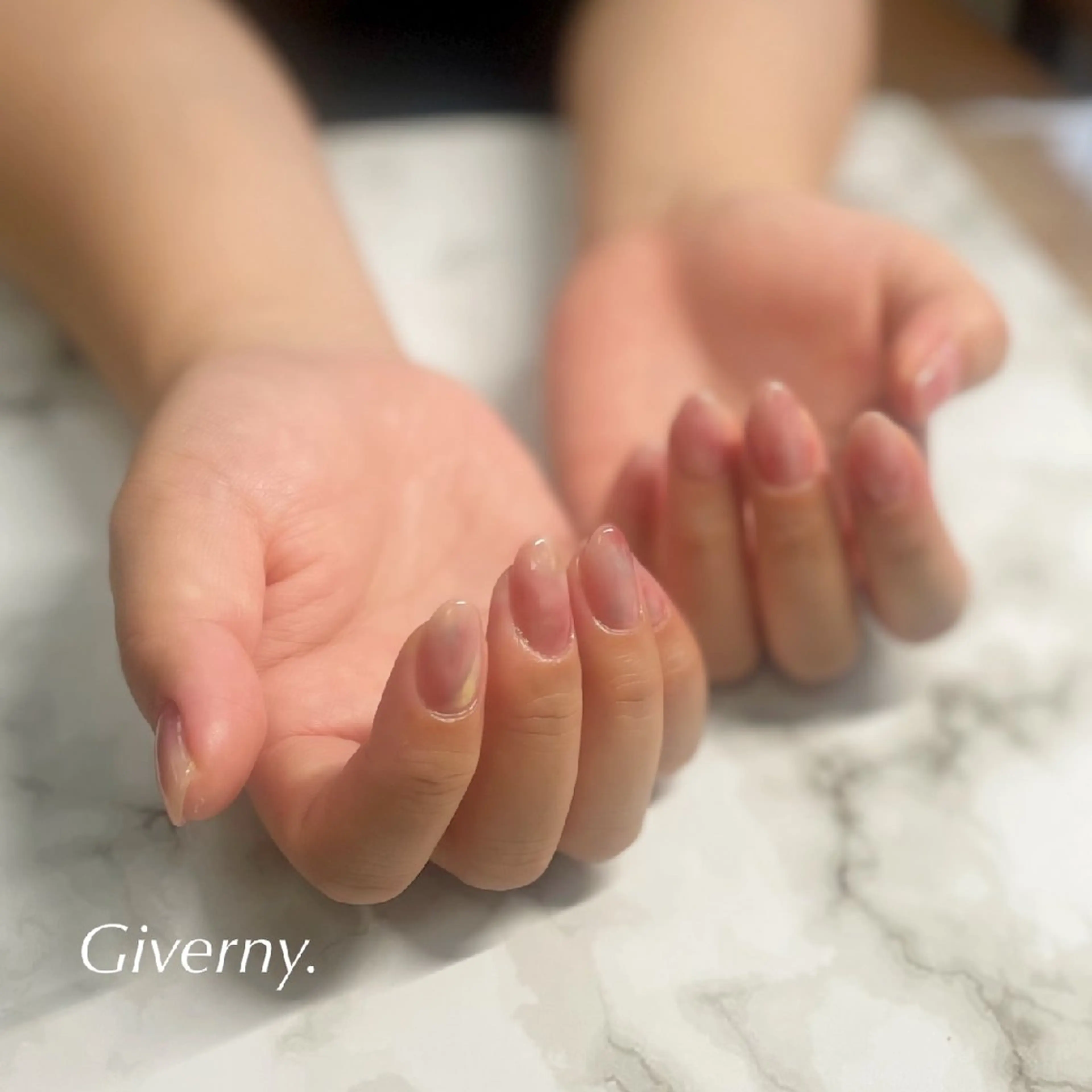 ネイル ニュアンスネイル ワンカラーネイル ハンドネイル Giverny .のネイルデザイン