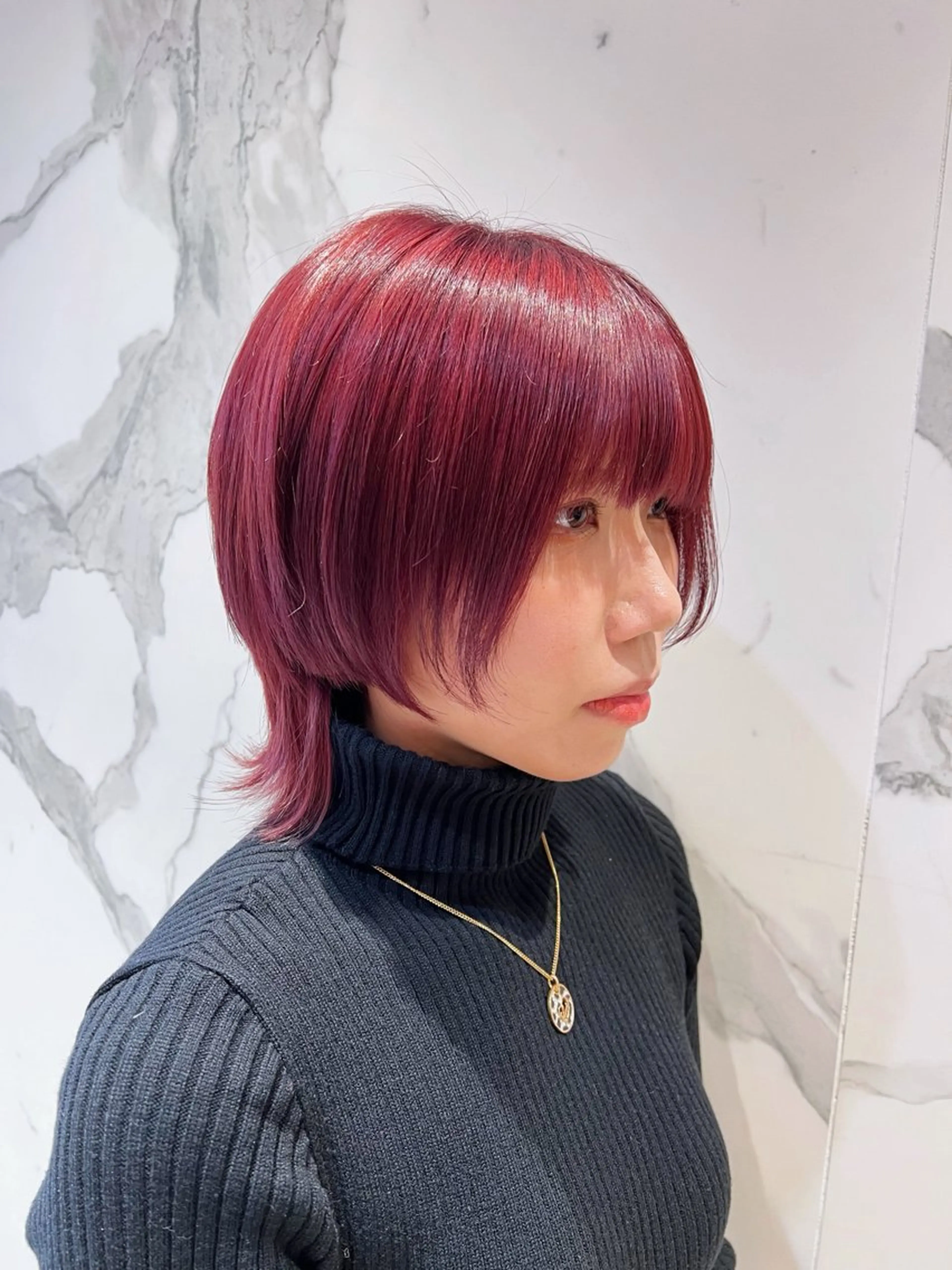 ミディアム カラー ピンクカラー ウルフカット 海外レイヤー/ 梅田美容室のヘアスタイル