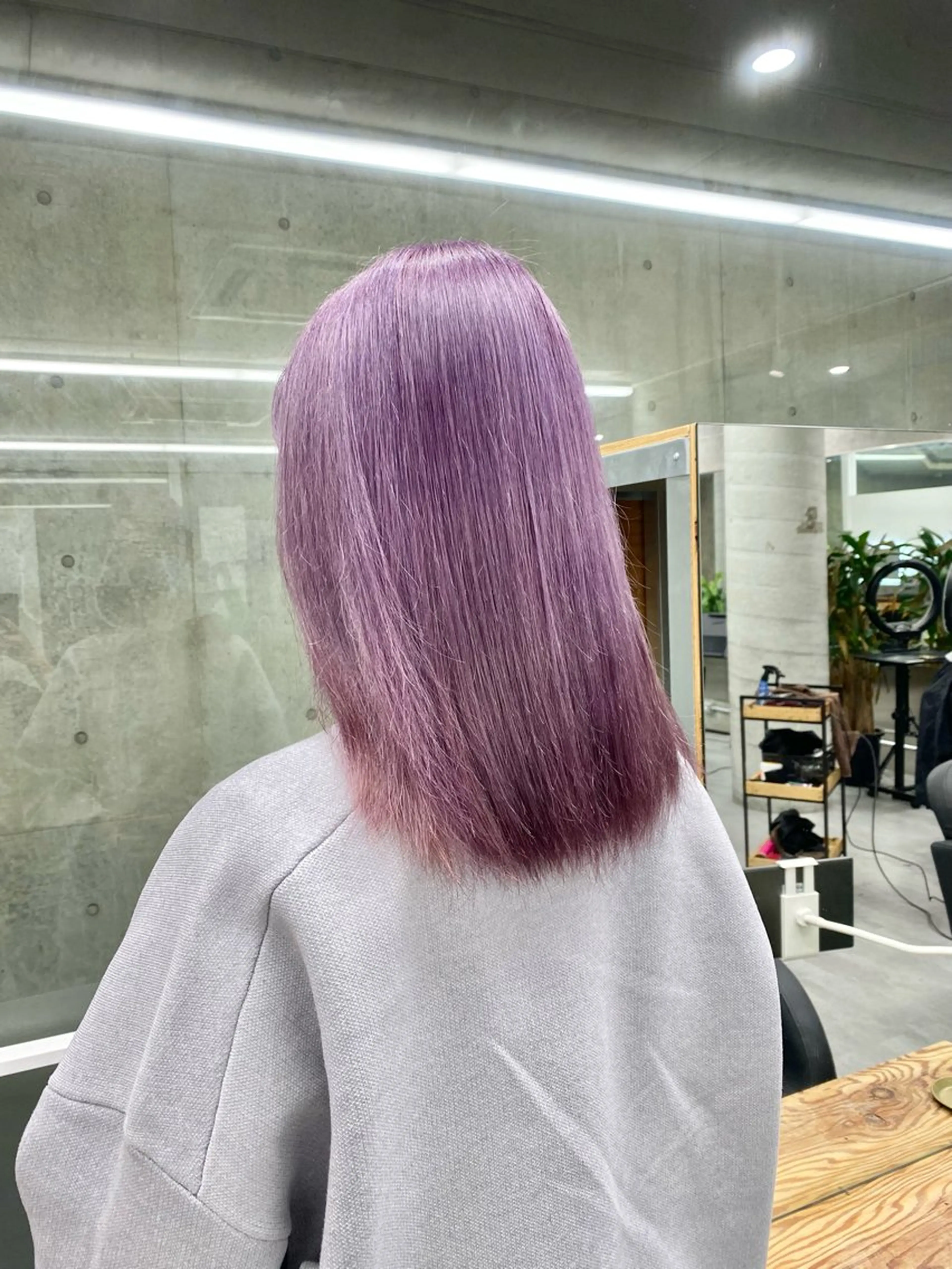 セミロング Welring hair salon所属・Runa/大人 かわいいハイトーンのヘアスタイル