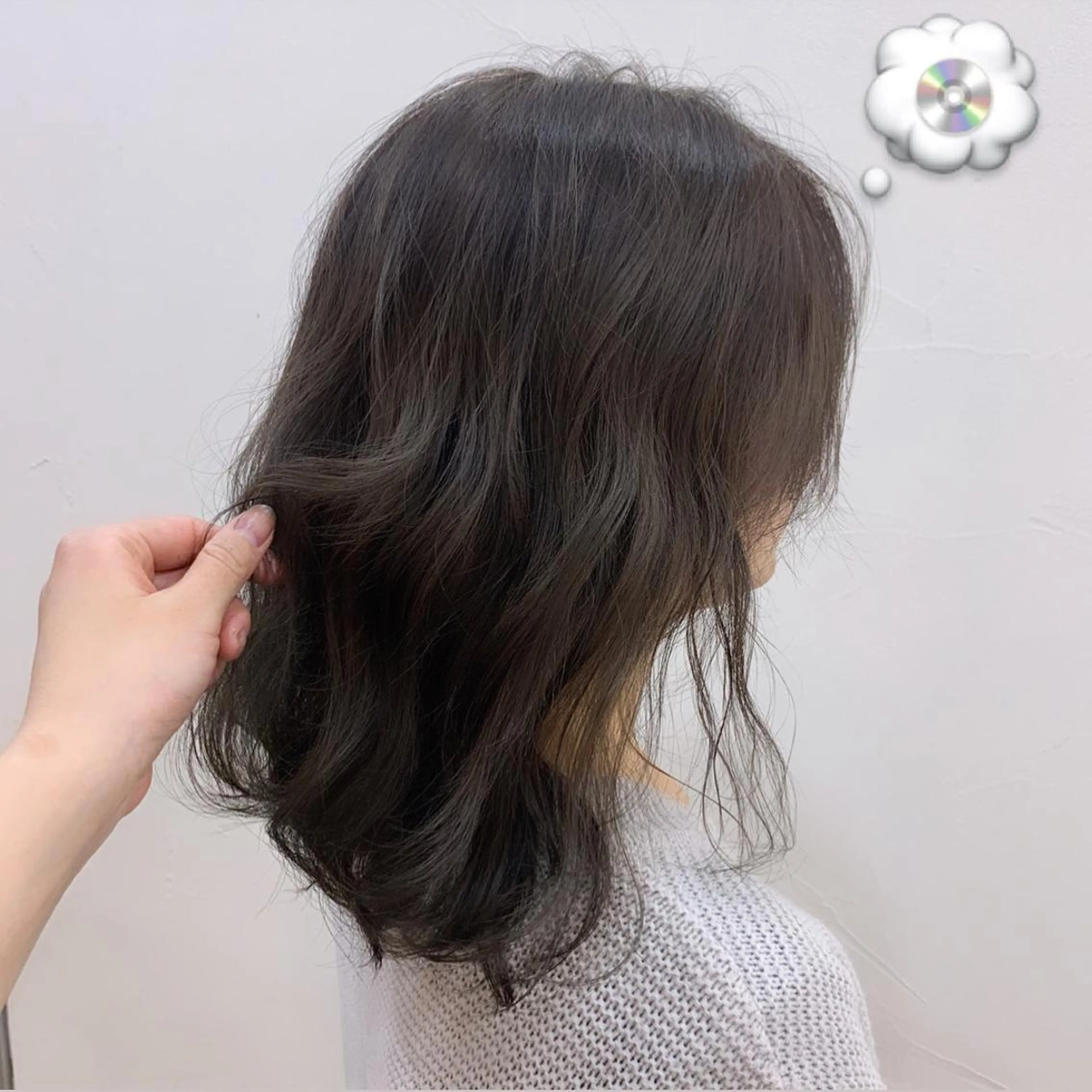 ミディアム アッシュ 顔まわりレイヤー/ bob及川亜沙美のヘアスタイル