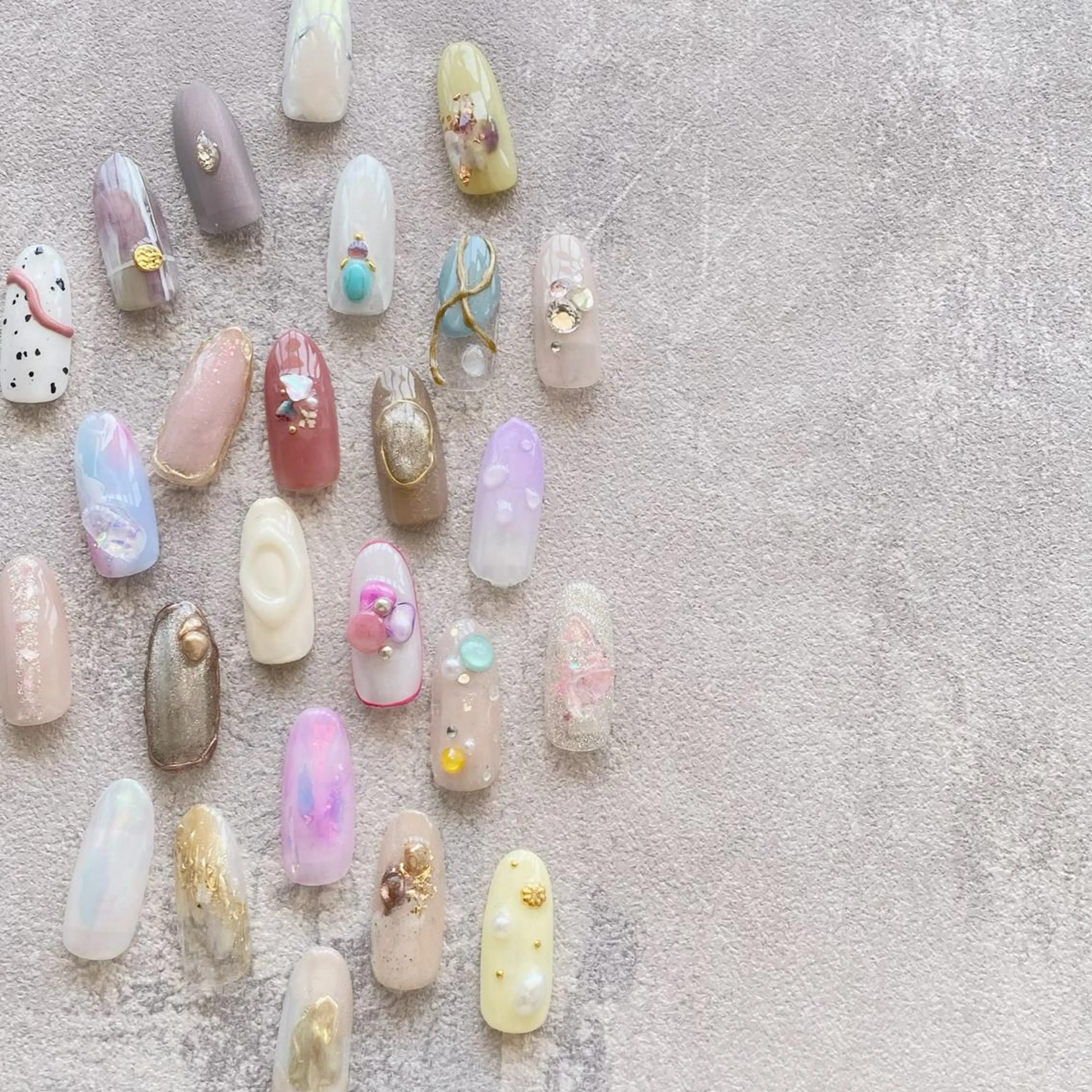 ネイル アートネイル stay goldのネイルデザイン